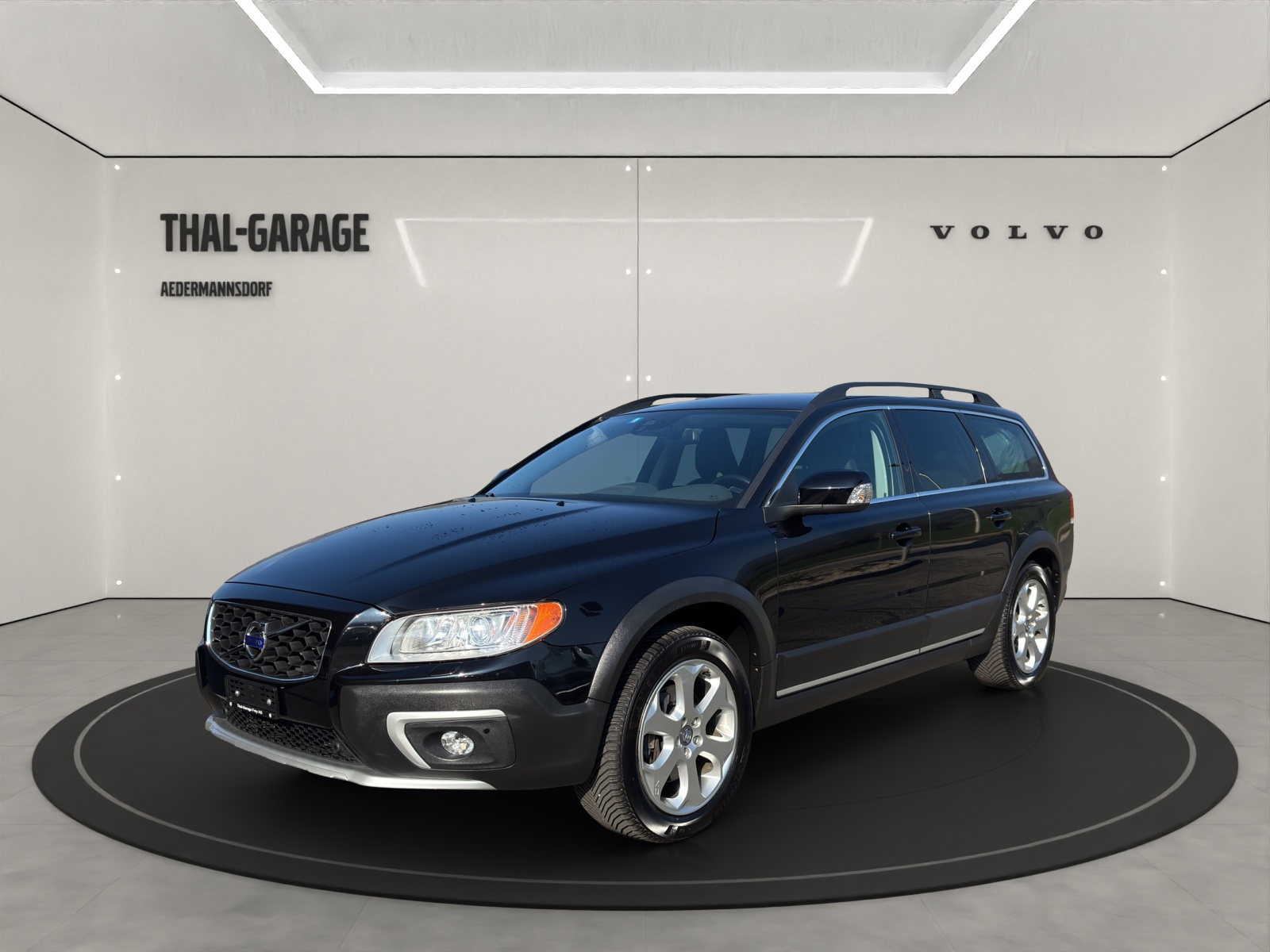 VOLVO XC70 2.4 D4 Family Ed. AWD-image-0