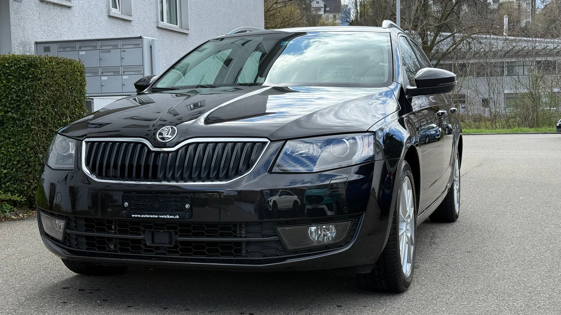 SKODA Octavia Combi 2.0 TDI Ambition 4x4 DSG-image-2