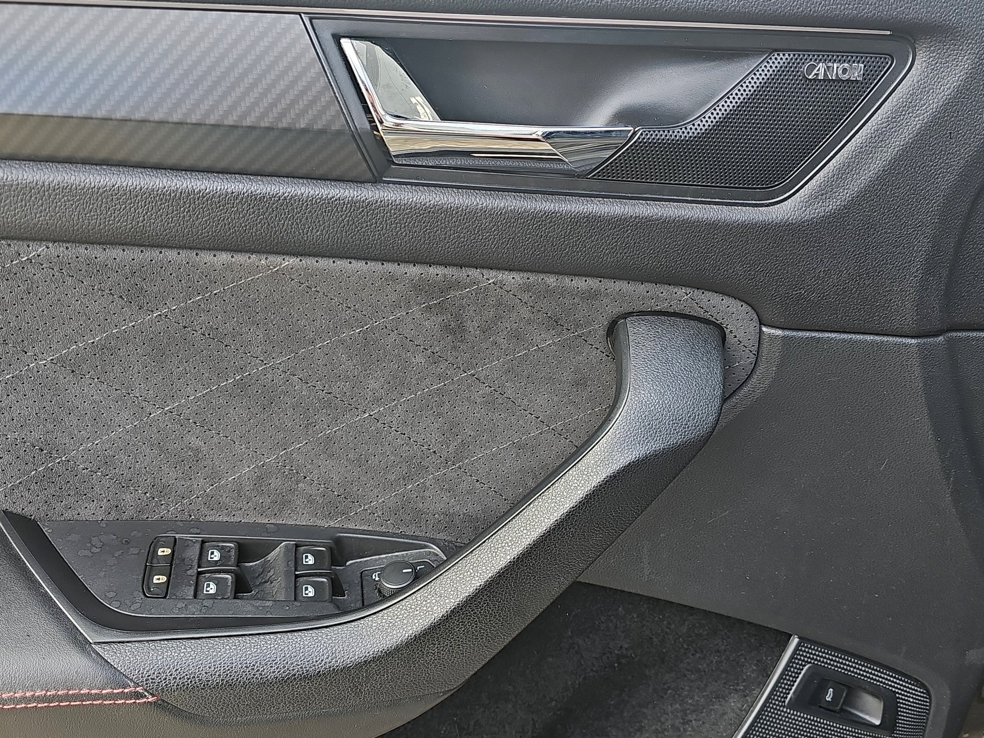 SKODA Kodiaq 2.0 Bi-TDI SCR RS 4x4 DSG-image-26