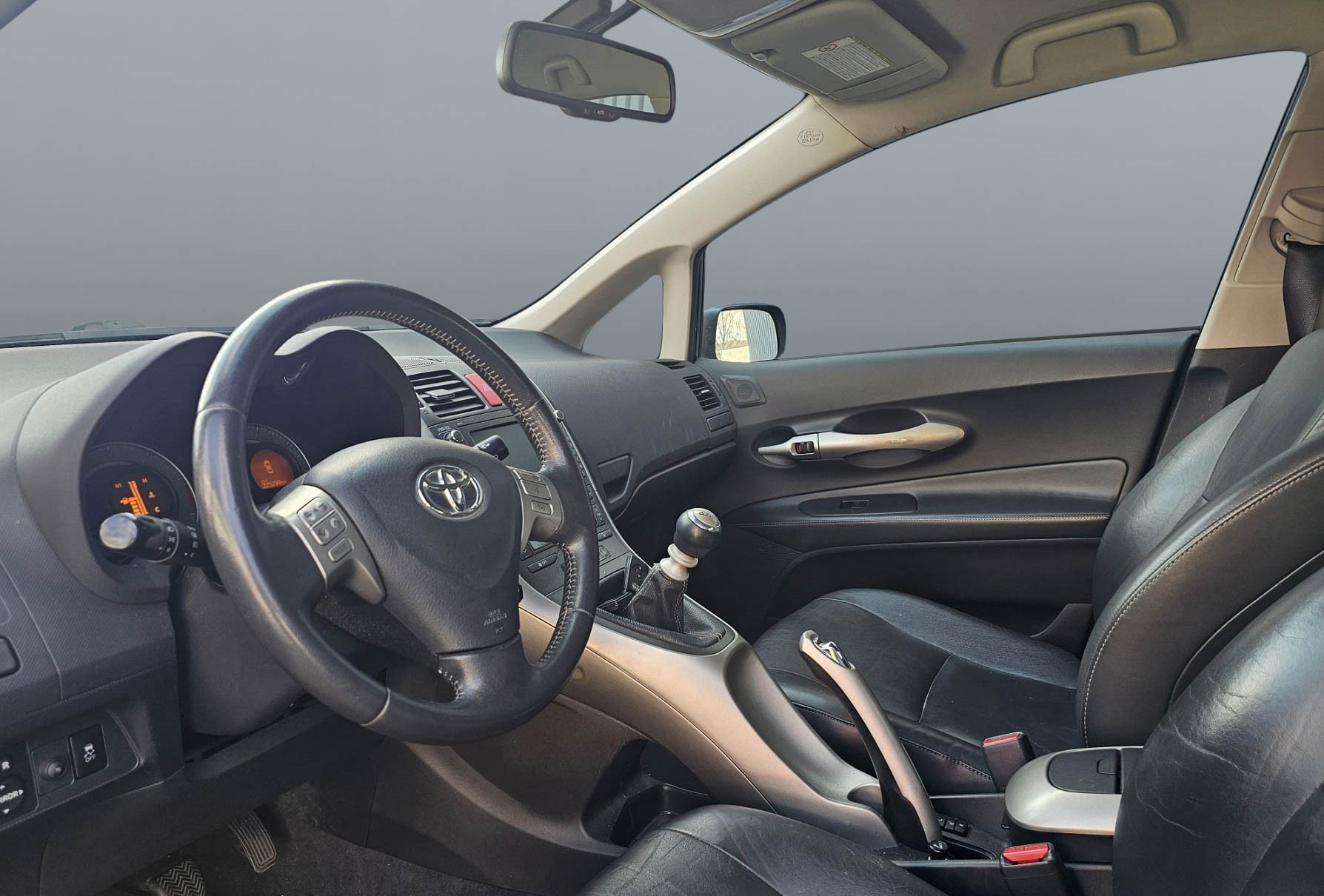 TOYOTA Auris 2.2 D-4D CleanPower Linea Sol Premium-image-8