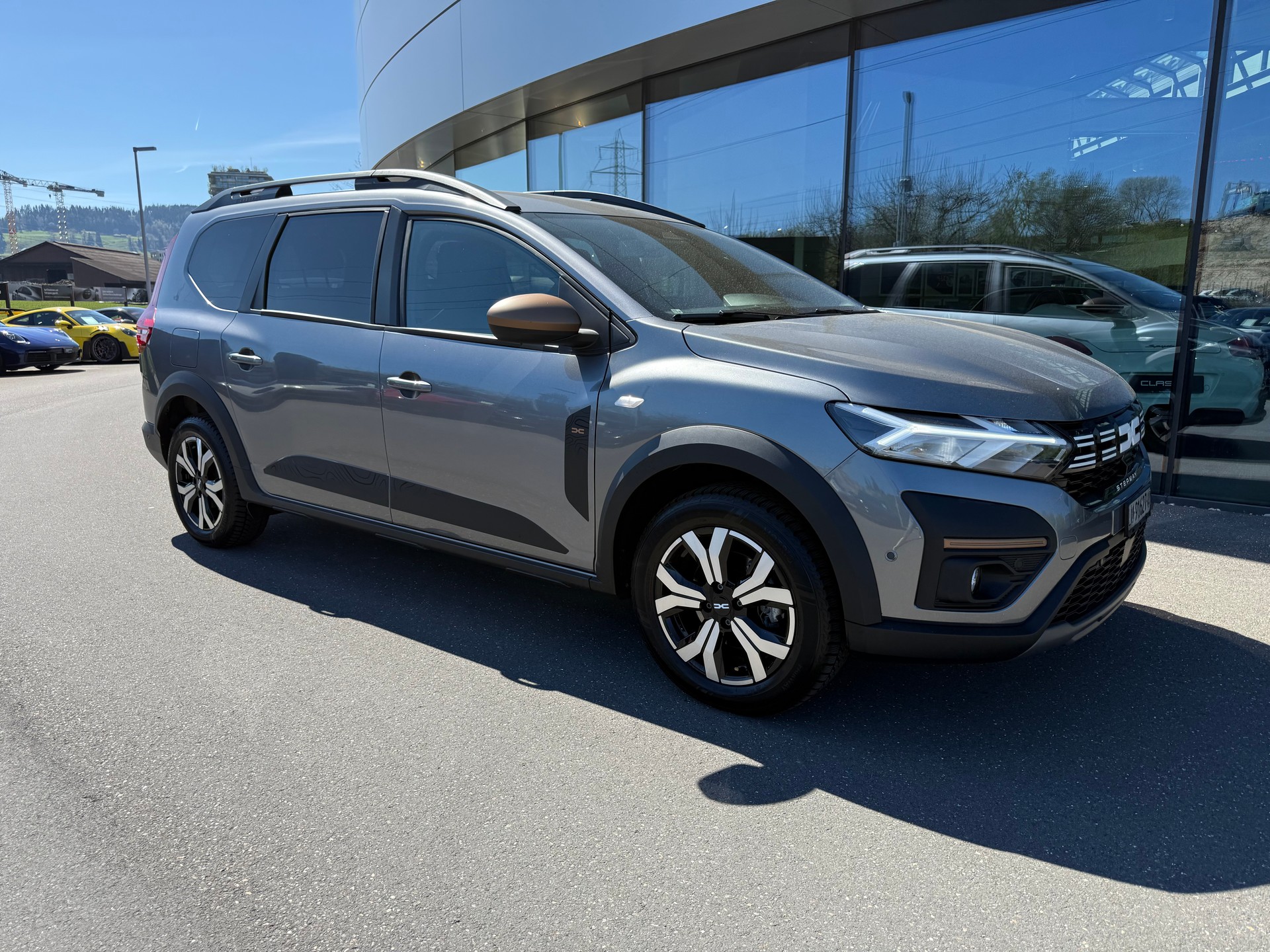 DACIA Jogger HEV 140 Extreme-image-1