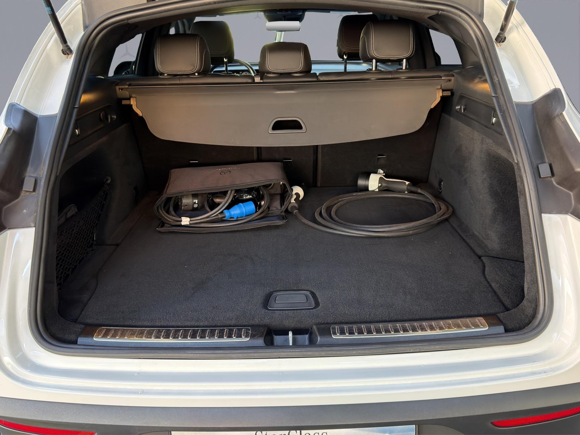 MERCEDES-BENZ EQC 400 4matic-image-17