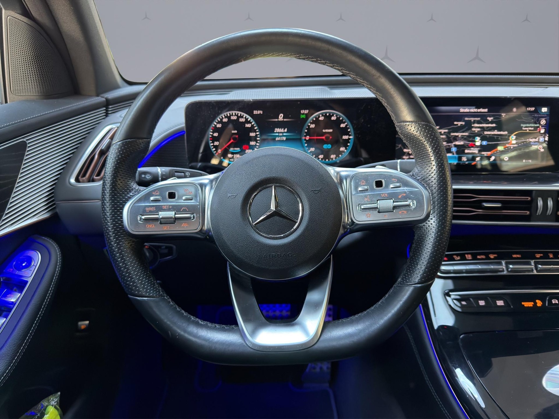 MERCEDES-BENZ EQC 400 4matic-image-11