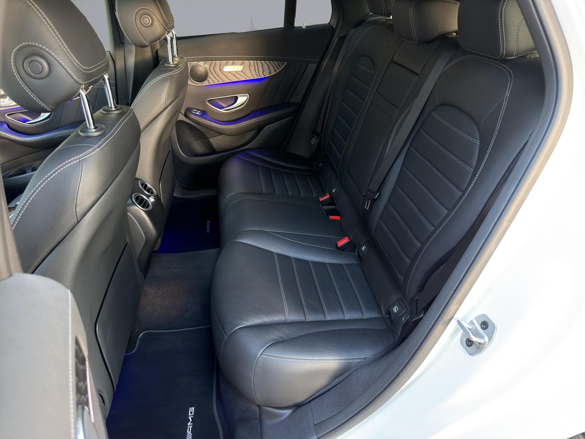 MERCEDES-BENZ EQC 400 4matic-image-9