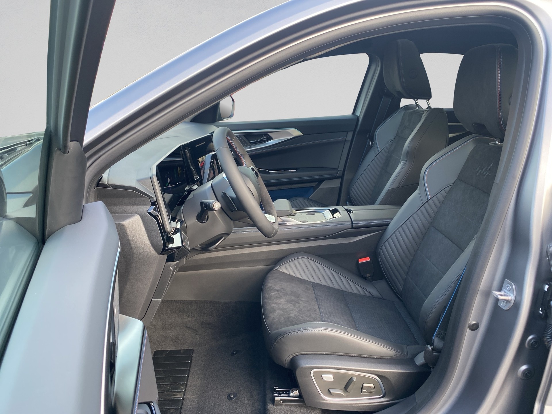 RENAULT Rafale 1.2 E-Tech Hybrid 200 Esprit Alpine-image-8