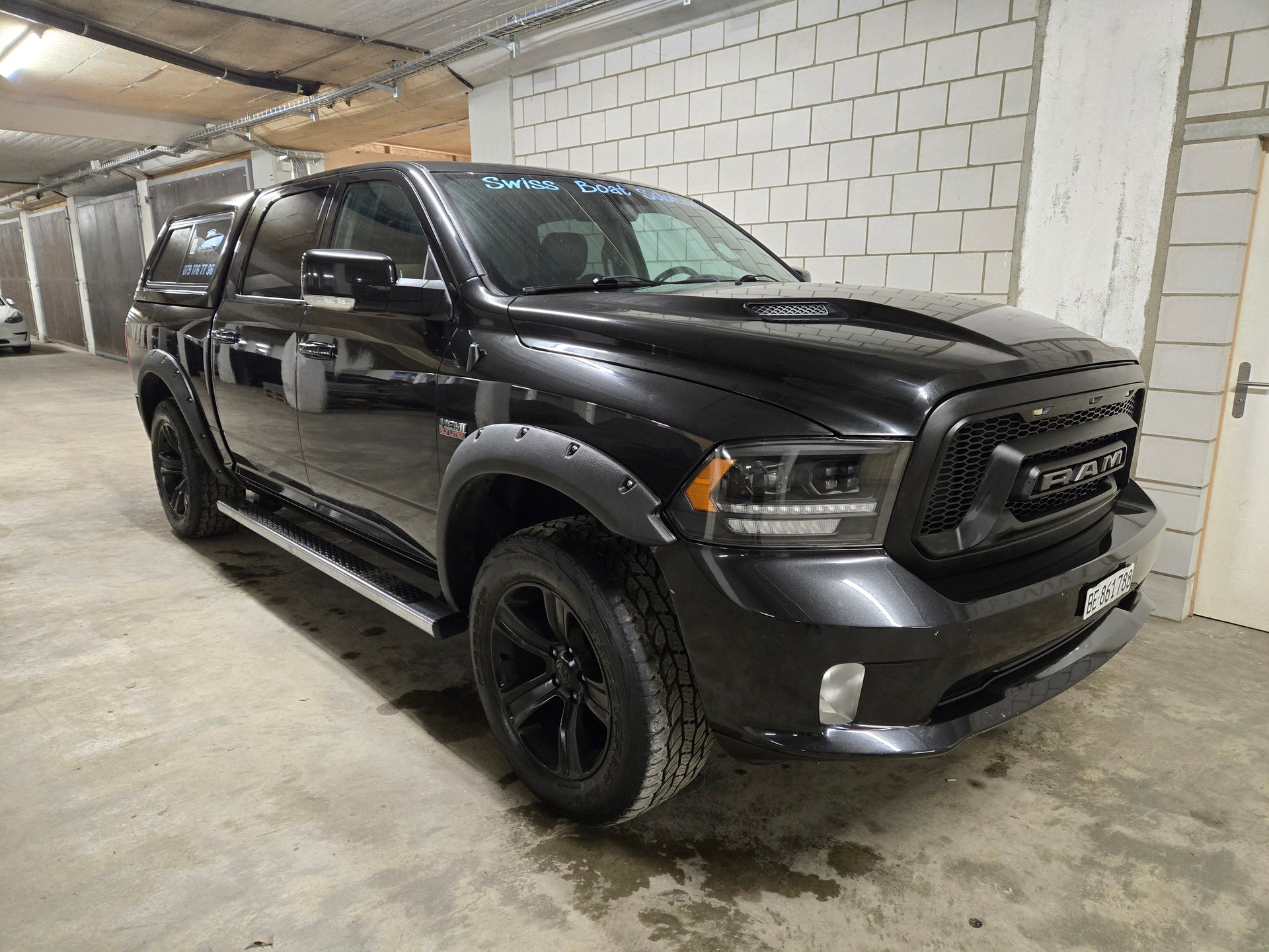 DODGE 1500 Crew Cab-image-0