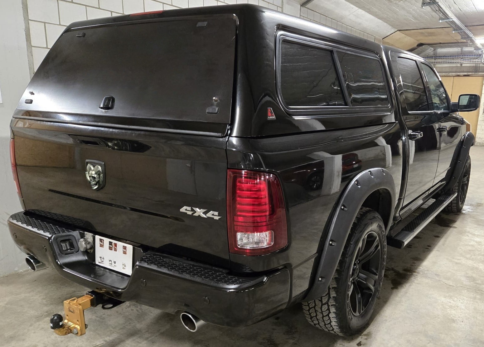 DODGE 1500 Crew Cab-image-5