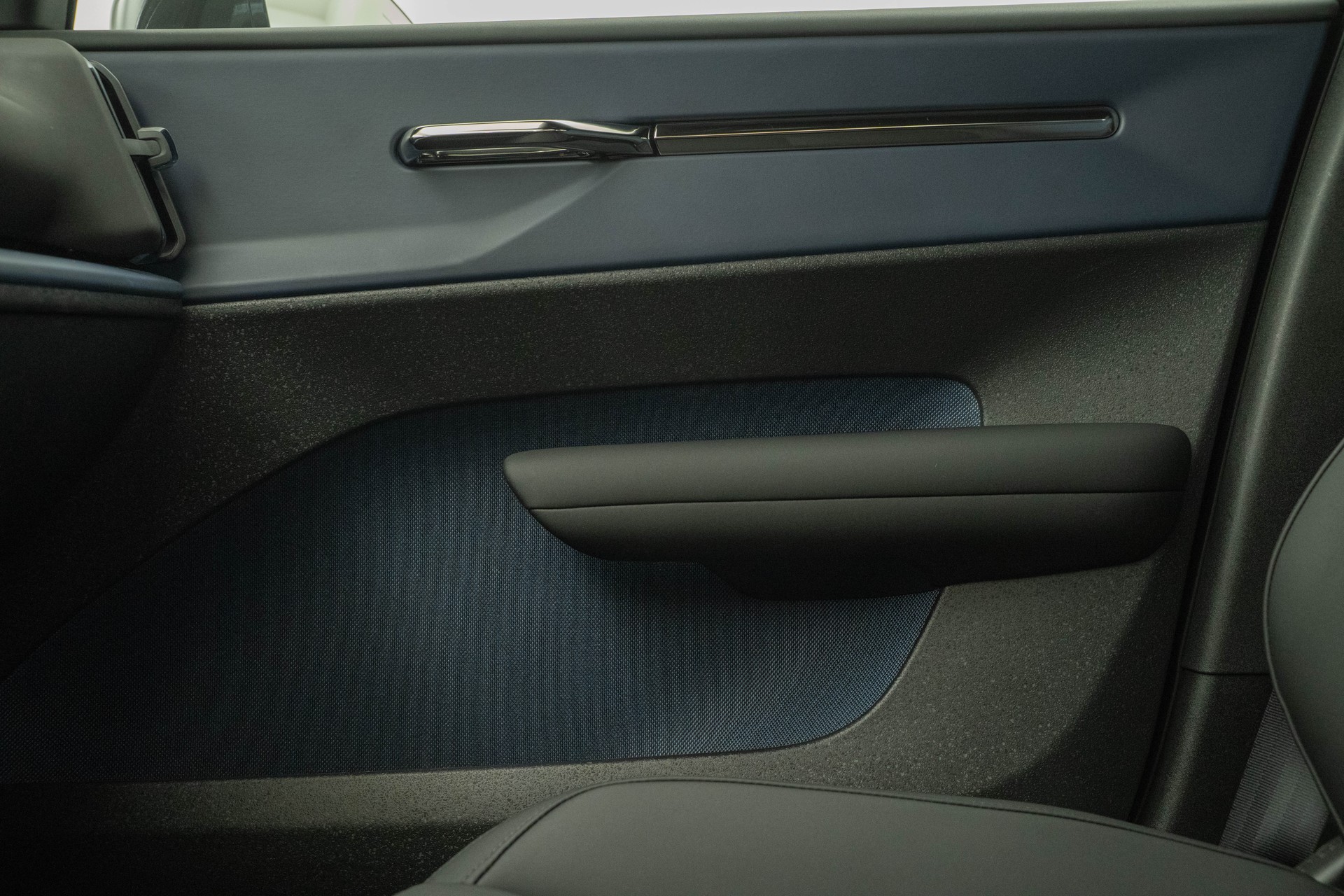 VOLVO EX30 E60 Core-image-13