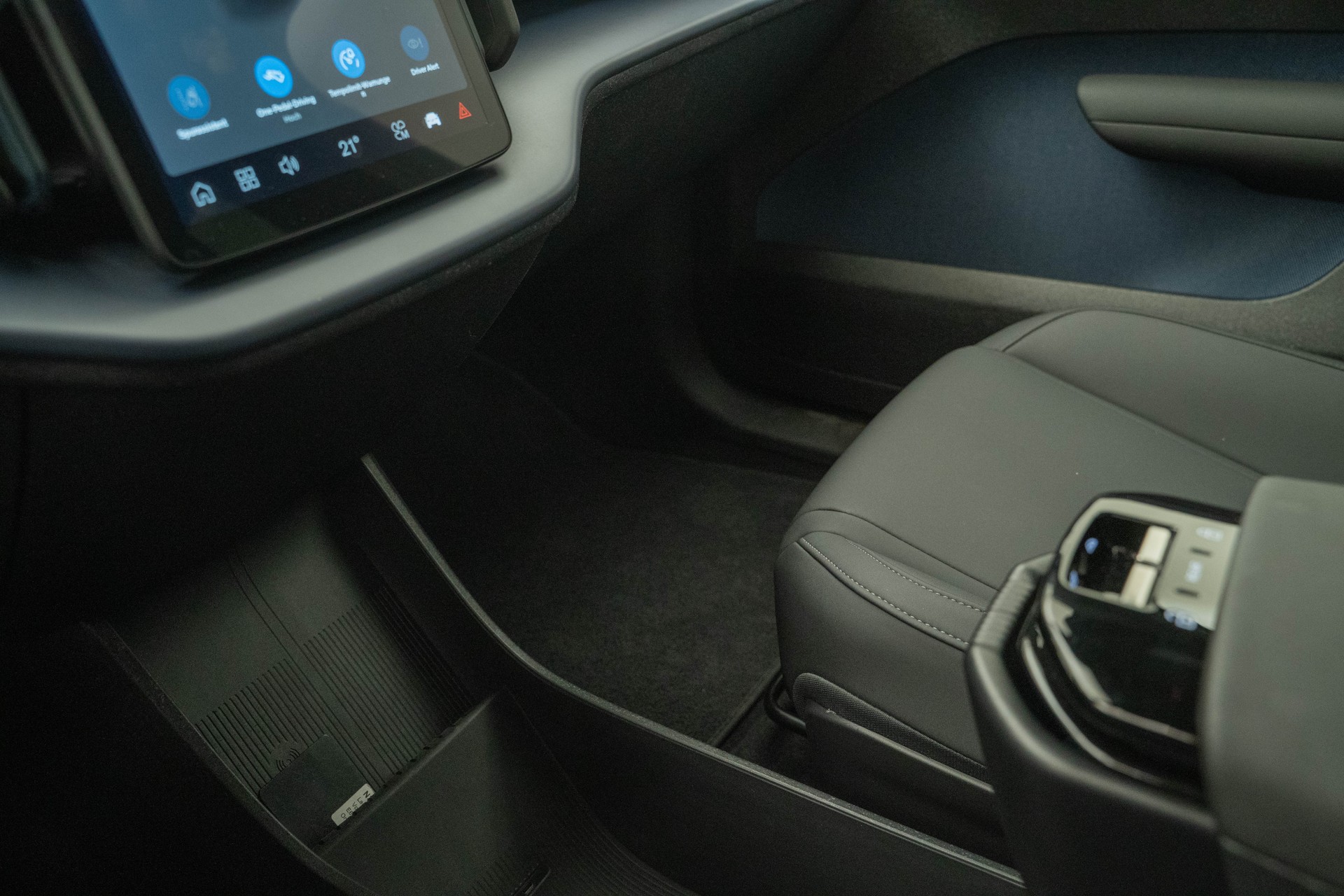 VOLVO EX30 E60 Core-image-12