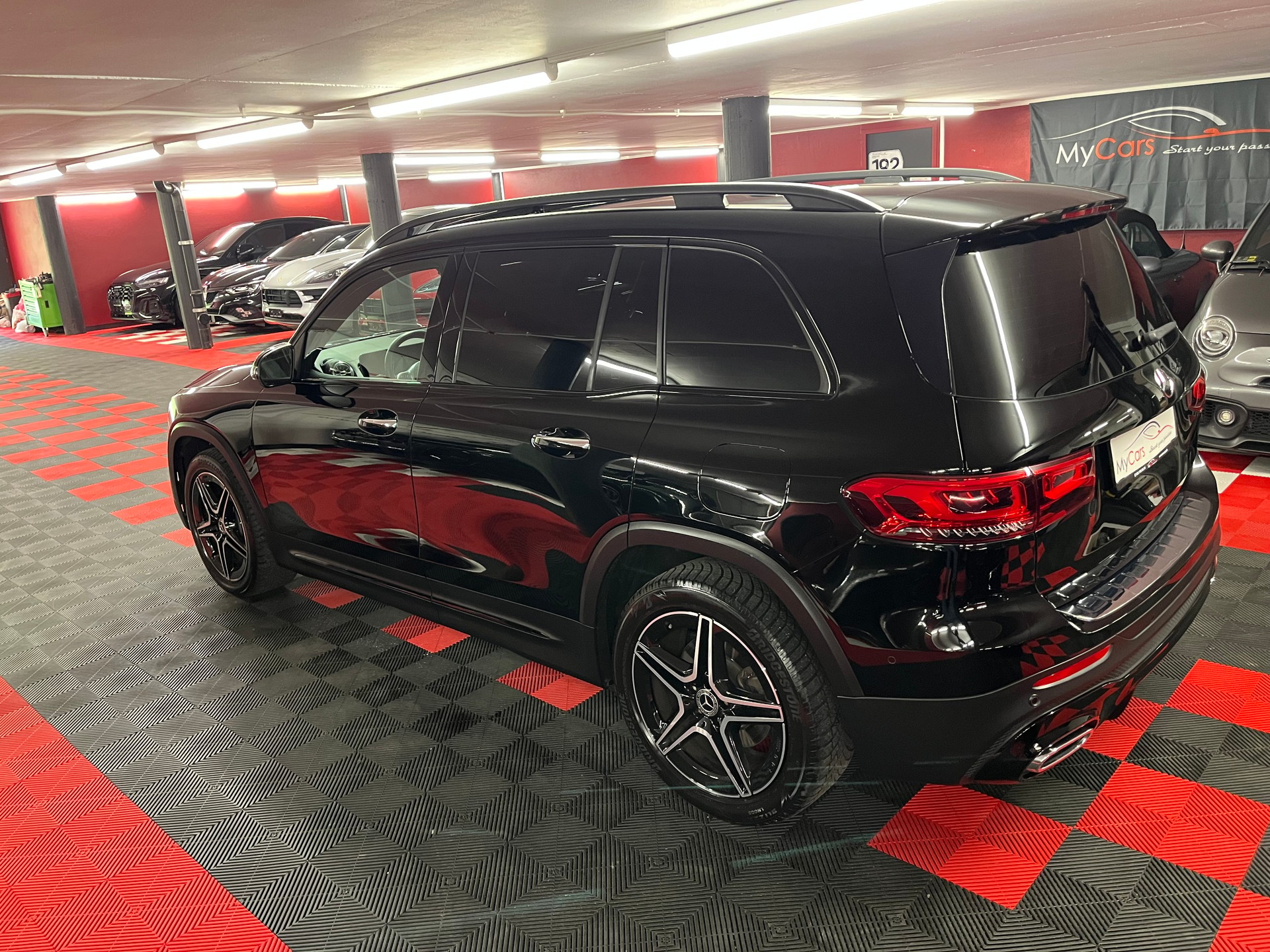 MERCEDES-BENZ GLB 250 4Matic AMG Line 8G-Tronic-image-9