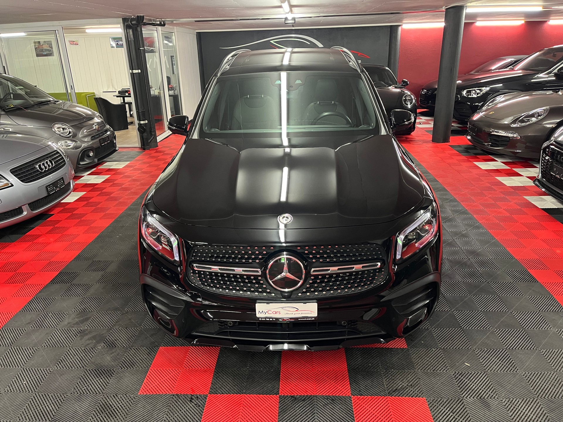 MERCEDES-BENZ GLB 250 4Matic AMG Line 8G-Tronic-image-1