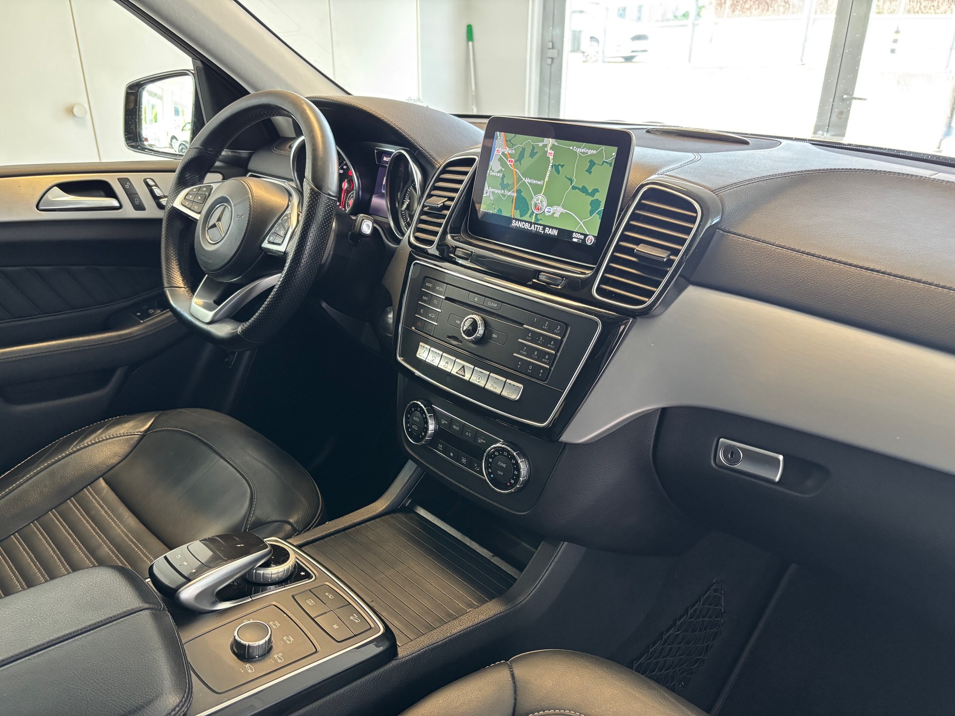 MERCEDES-BENZ GLS 350 d AMG-LINE 4Matic 9G-TRONIC-image-8