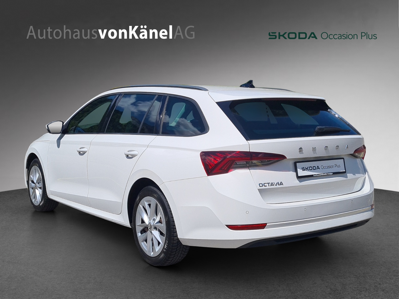 SKODA Octavia Combi 2.0 TDI DSG Ambition-image-2