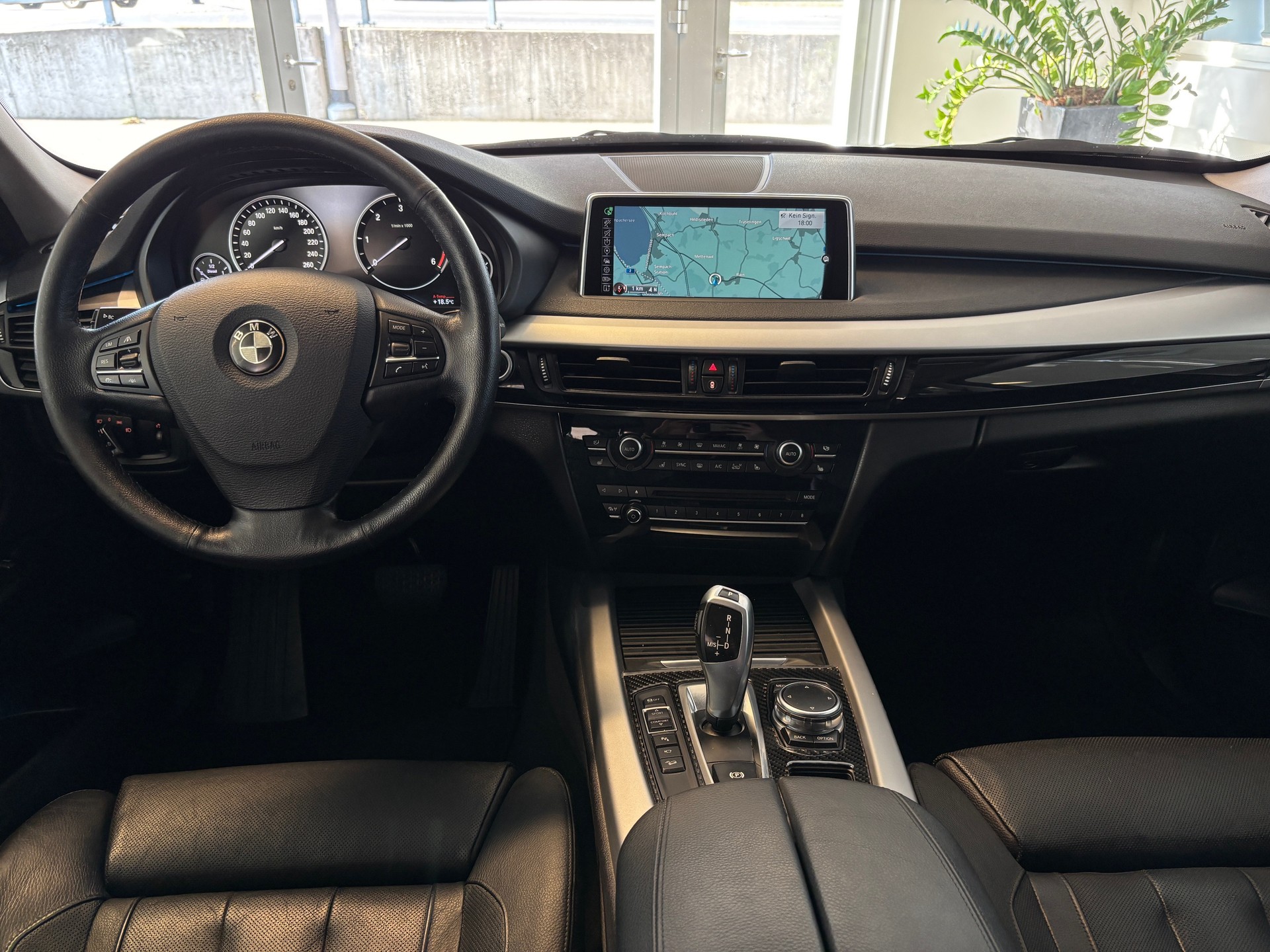 BMW X5 xDrive 30d Steptronic-image-12
