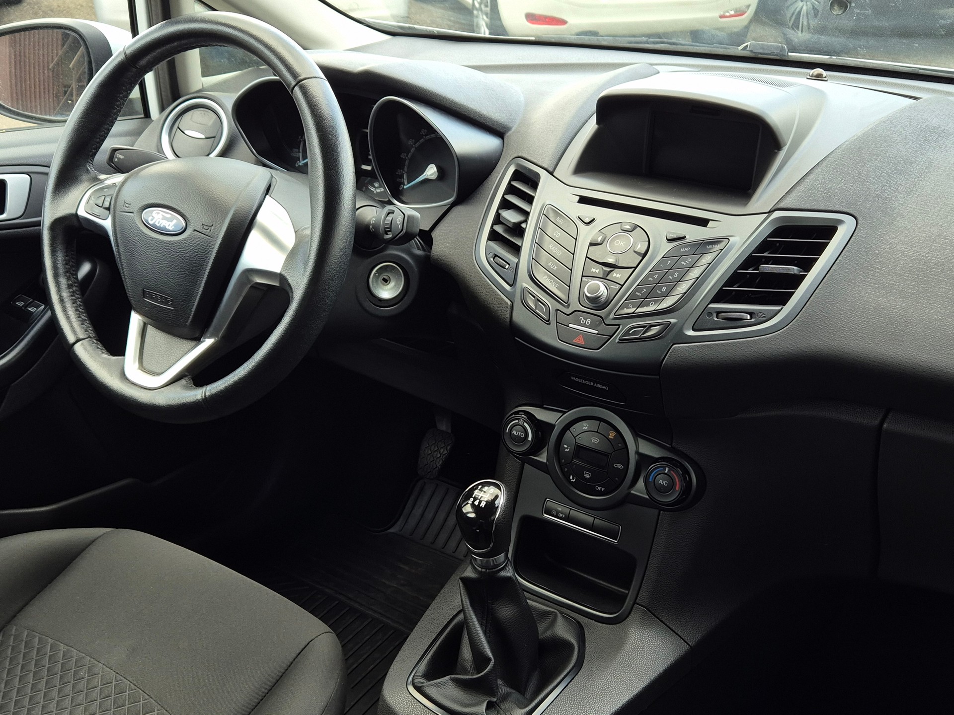 FORD FIESTA 1.5 TDCI SYNC - *für Export*-image-8