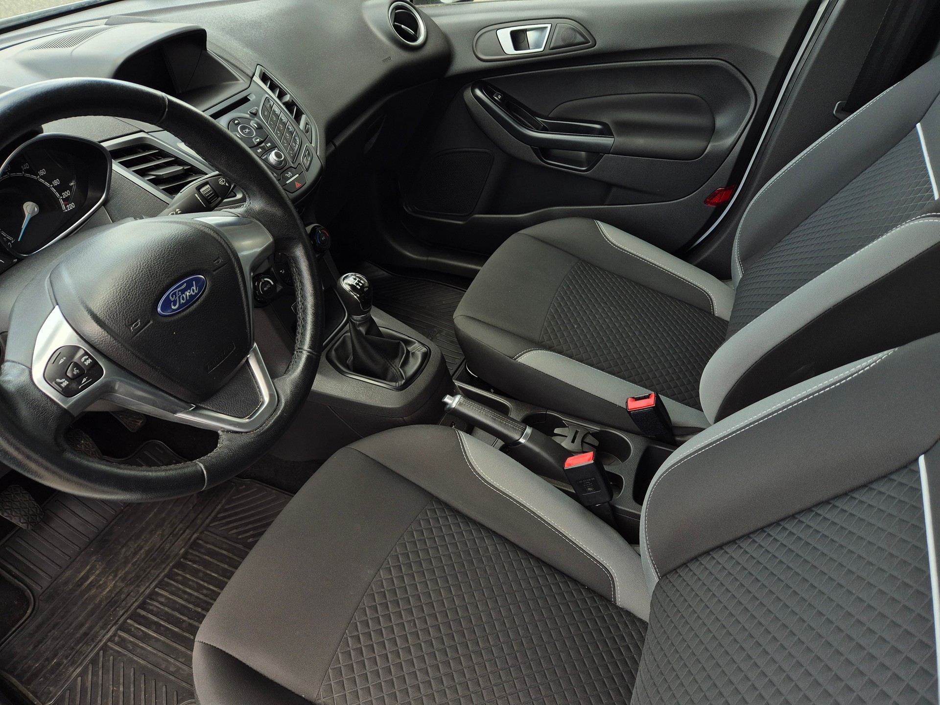 FORD FIESTA 1.5 TDCI SYNC - *für Export*-image-12