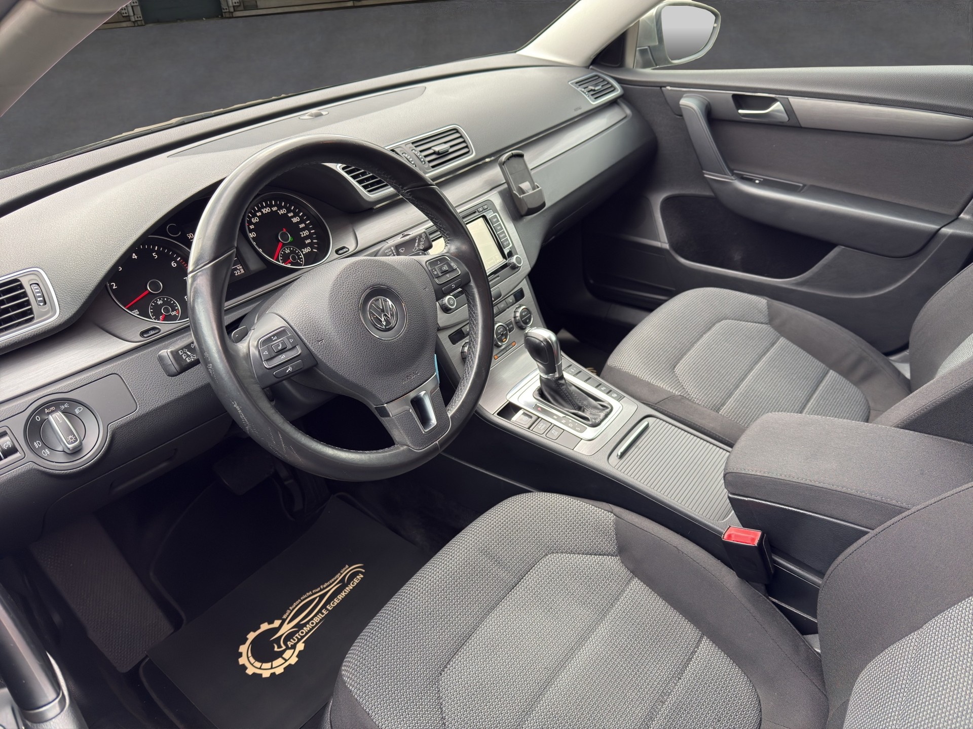 VW Passat Variant 2.0 TSI Comfortline DSG-image-8