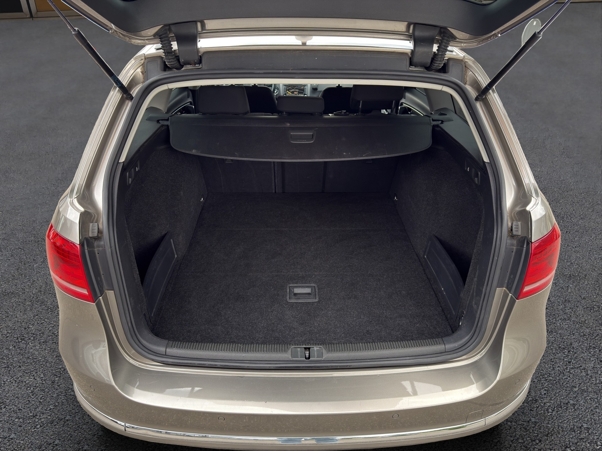 VW Passat Variant 2.0 TSI Comfortline DSG-image-13