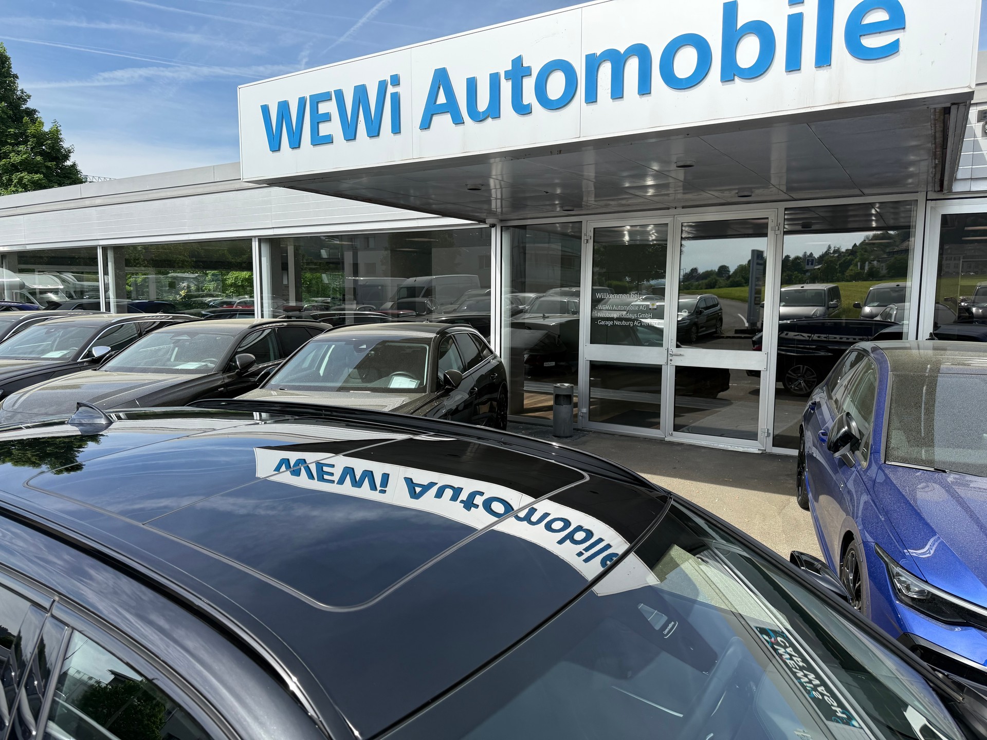 BMW 330e x DriveTouring M Sport Steptronic-image-10