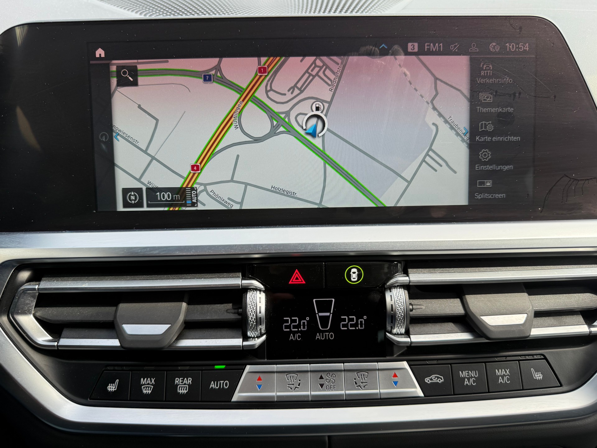 BMW 330e x DriveTouring M Sport Steptronic-image-16