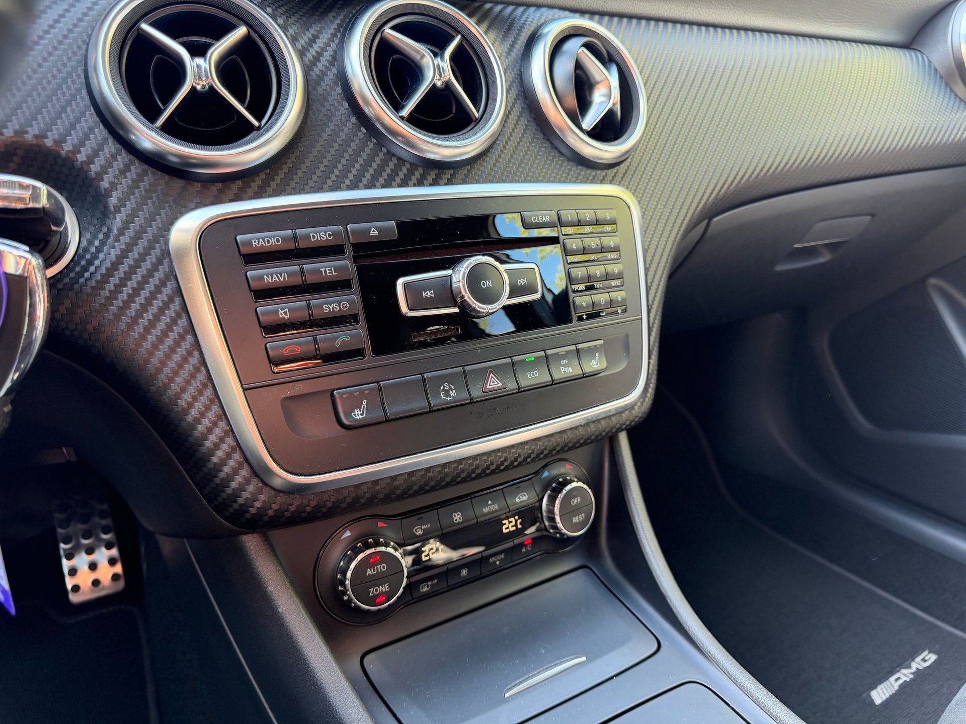 MERCEDES-BENZ A 250 AMG Line 4Matic 7G-DCT-image-18