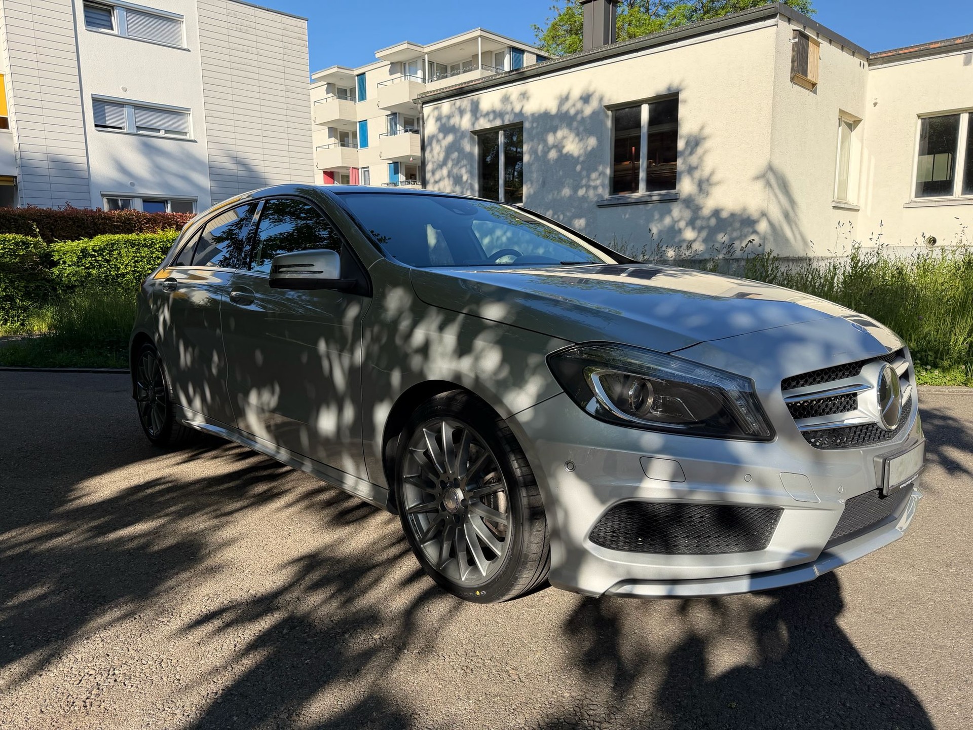 MERCEDES-BENZ A 250 AMG Line 4Matic 7G-DCT-image-3