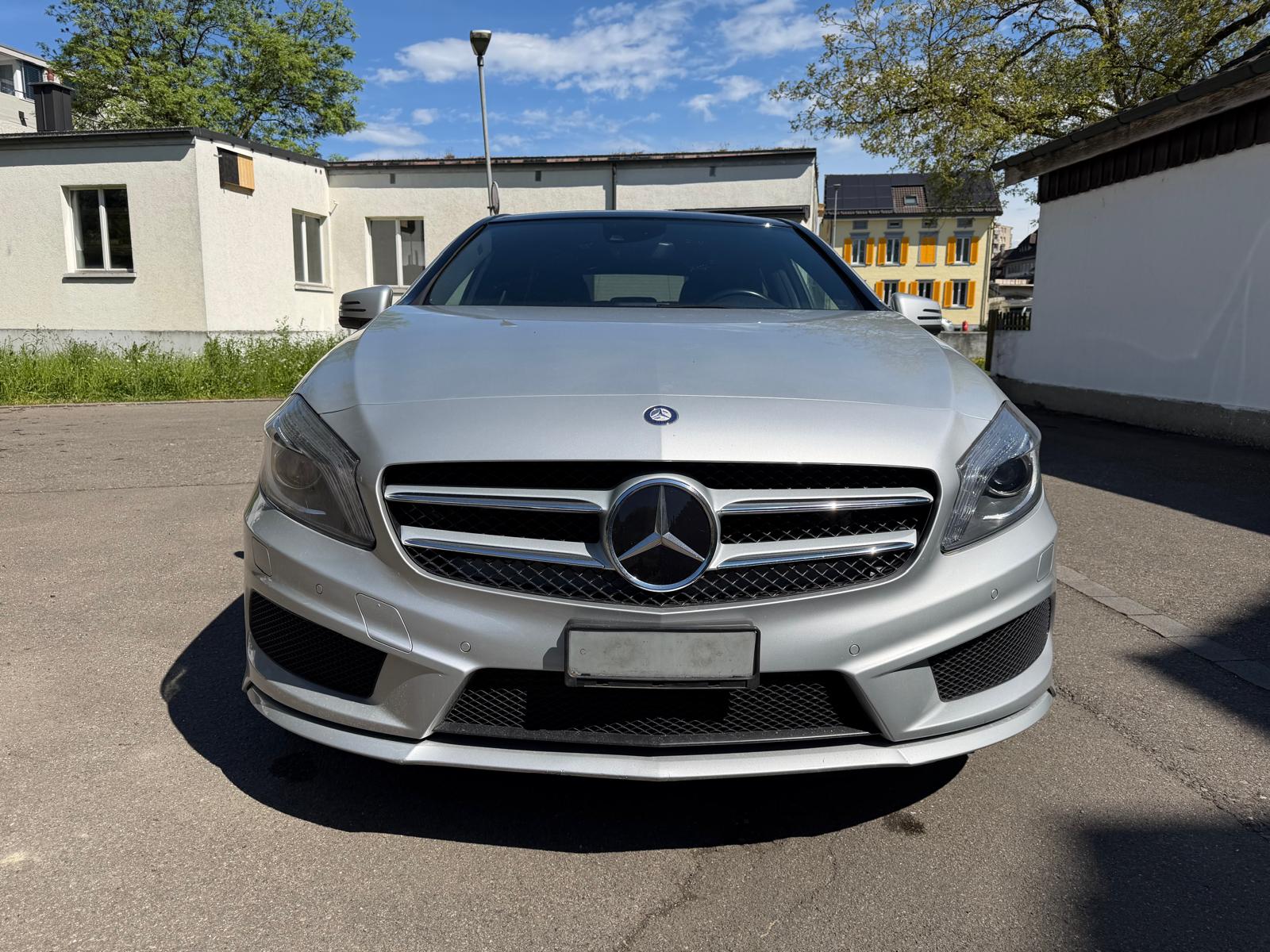 MERCEDES-BENZ A 250 AMG Line 4Matic 7G-DCT-showroom-element-1