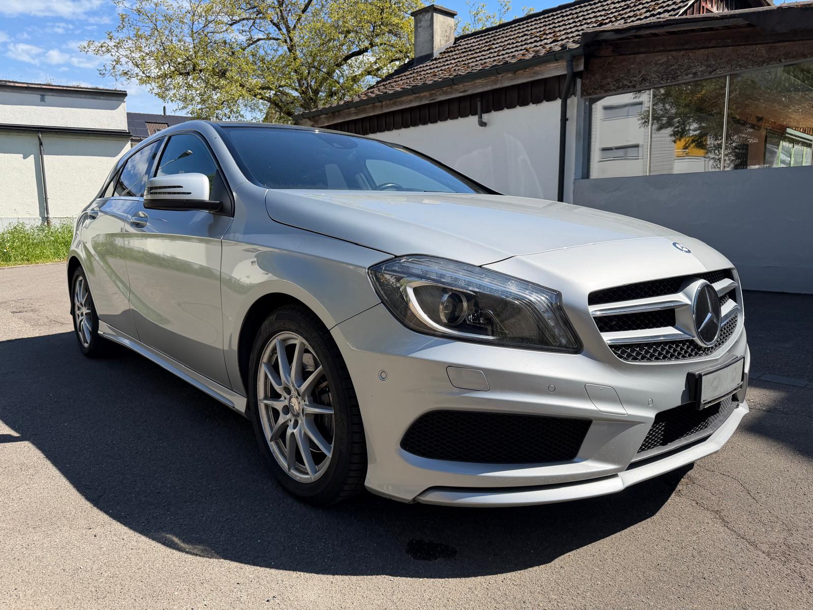 MERCEDES-BENZ A 250 AMG Line 4Matic 7G-DCT-showroom-element-2