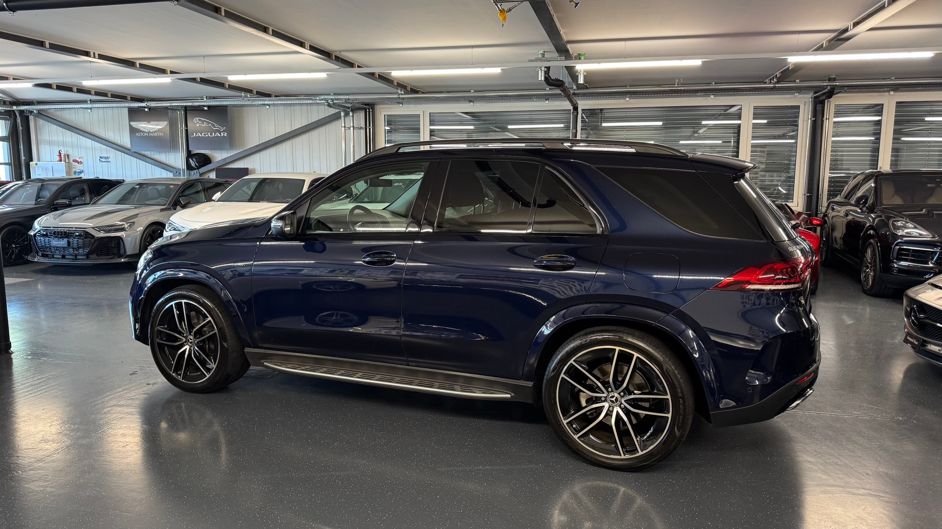 MERCEDES-BENZ GLE 350 de 4Matic AMG Line 9G-Tronic-image-8