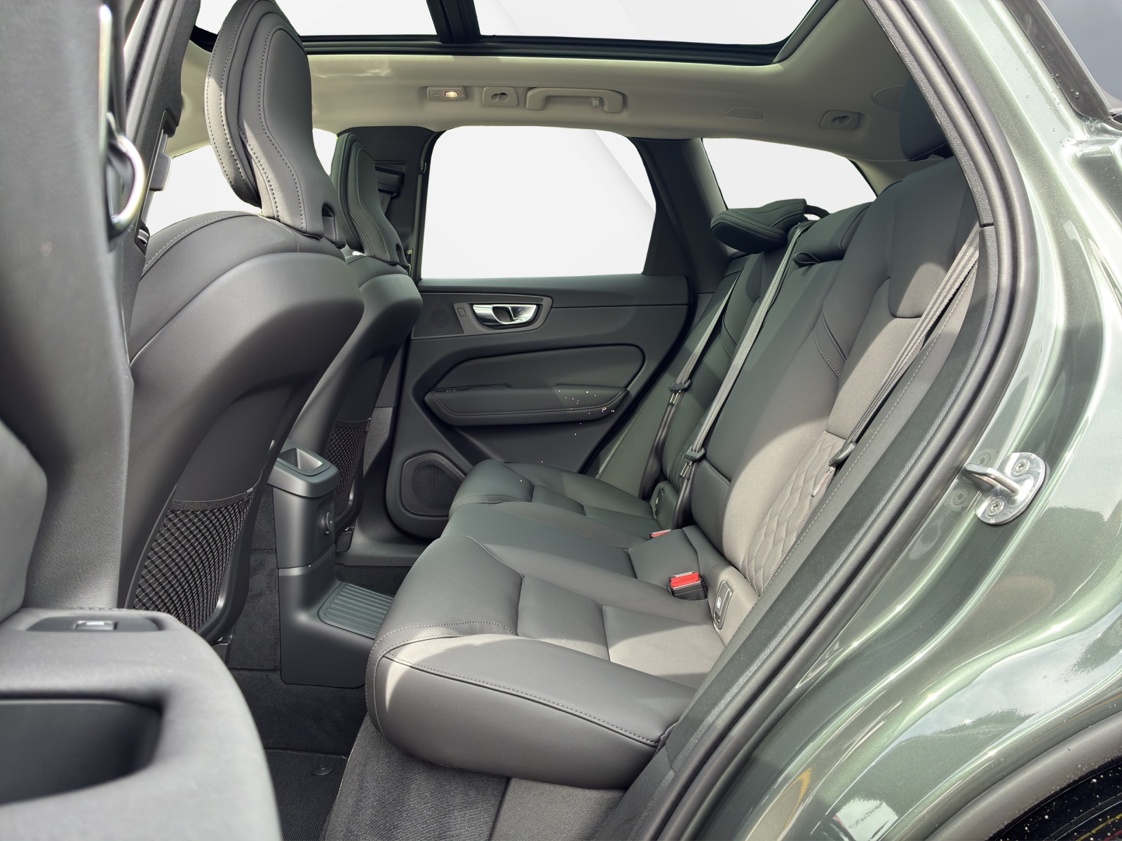 VOLVO XC60 2.0 T6 TE Ultra Dark eAWD-image-13