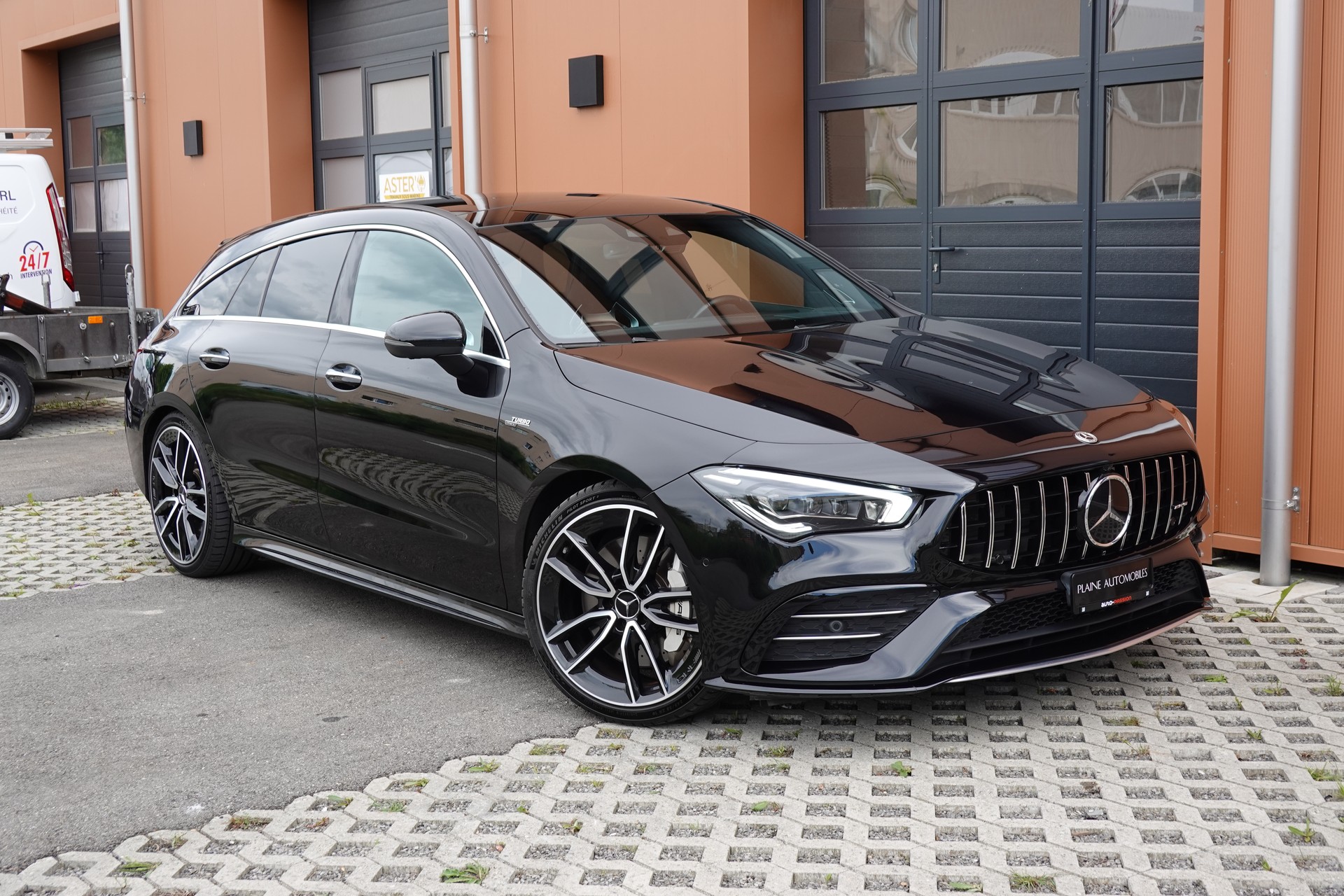 MERCEDES-BENZ CLA Shooting Brake 35 AMG 4Matic -" Sièges AMG * Toit Ouvrant * Sièges Electriques+Chauffant * GPS * Lumière Ambiance "-image-6