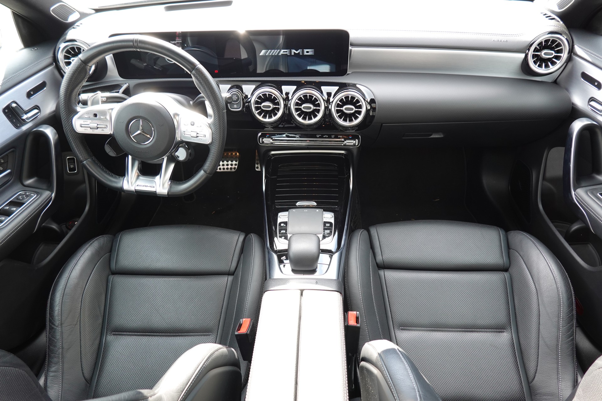 MERCEDES-BENZ CLA Shooting Brake 35 AMG 4Matic -" Sièges AMG * Toit Ouvrant * Sièges Electriques+Chauffant * GPS * Lumière Ambiance "-image-10