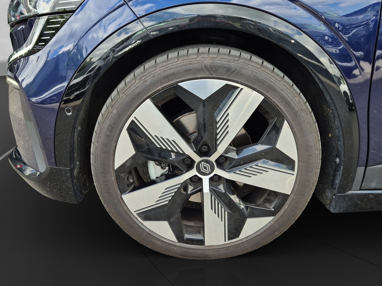RENAULT Mégane E-Tech techno-image-10