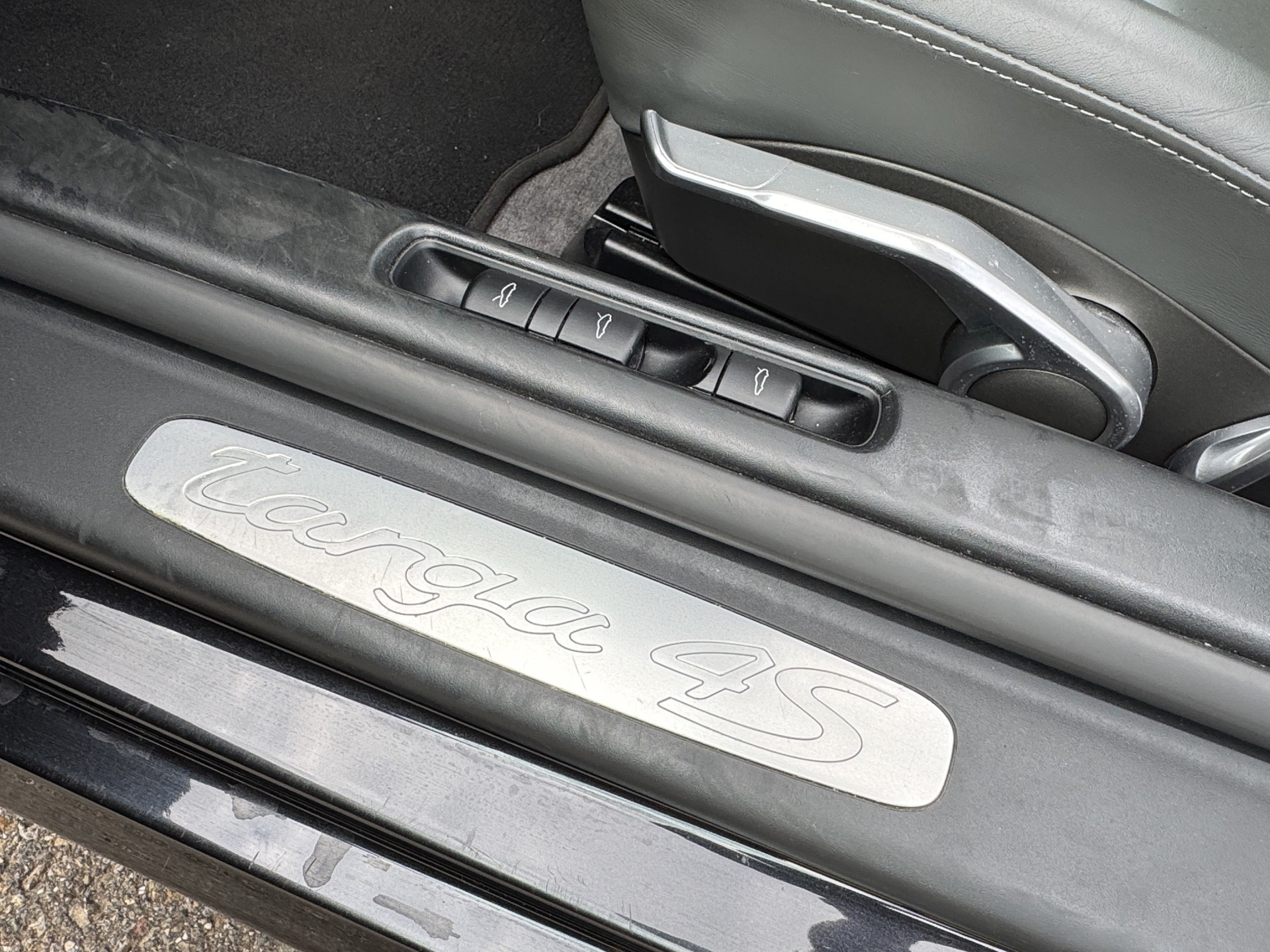 PORSCHE 911 Targa 3.8 Carrera 4S-image-24