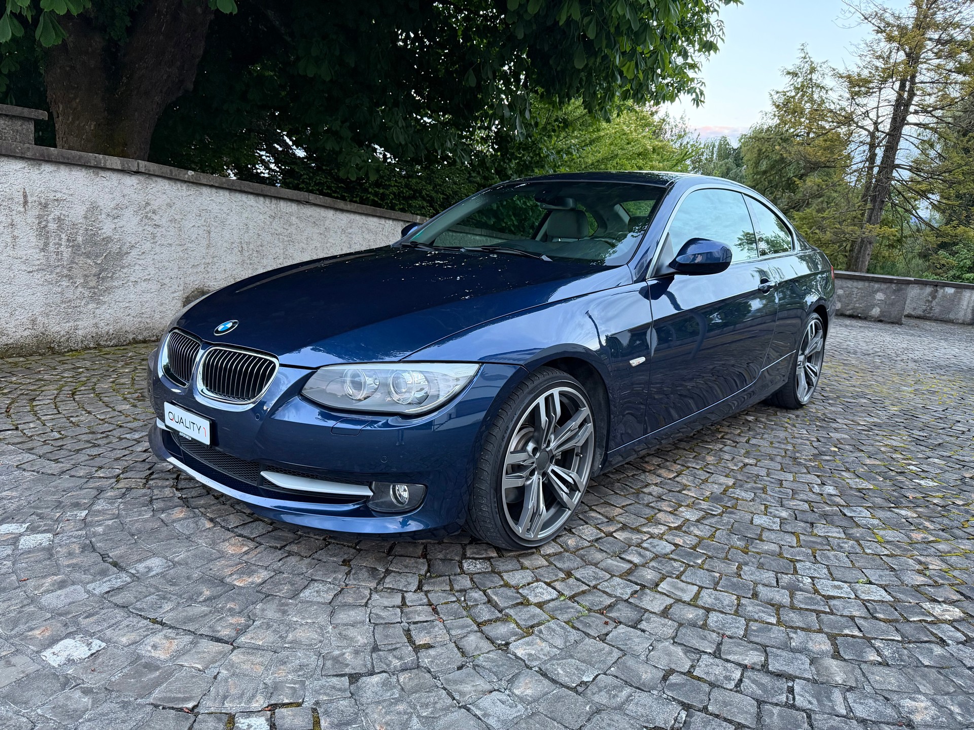 BMW 335i Coupé DSG / CH-Fahrzeug / Service gepflegt bei BMW / 8 Fach Bereift / Leder / Navi / Xenon / Tempomat-image-0
