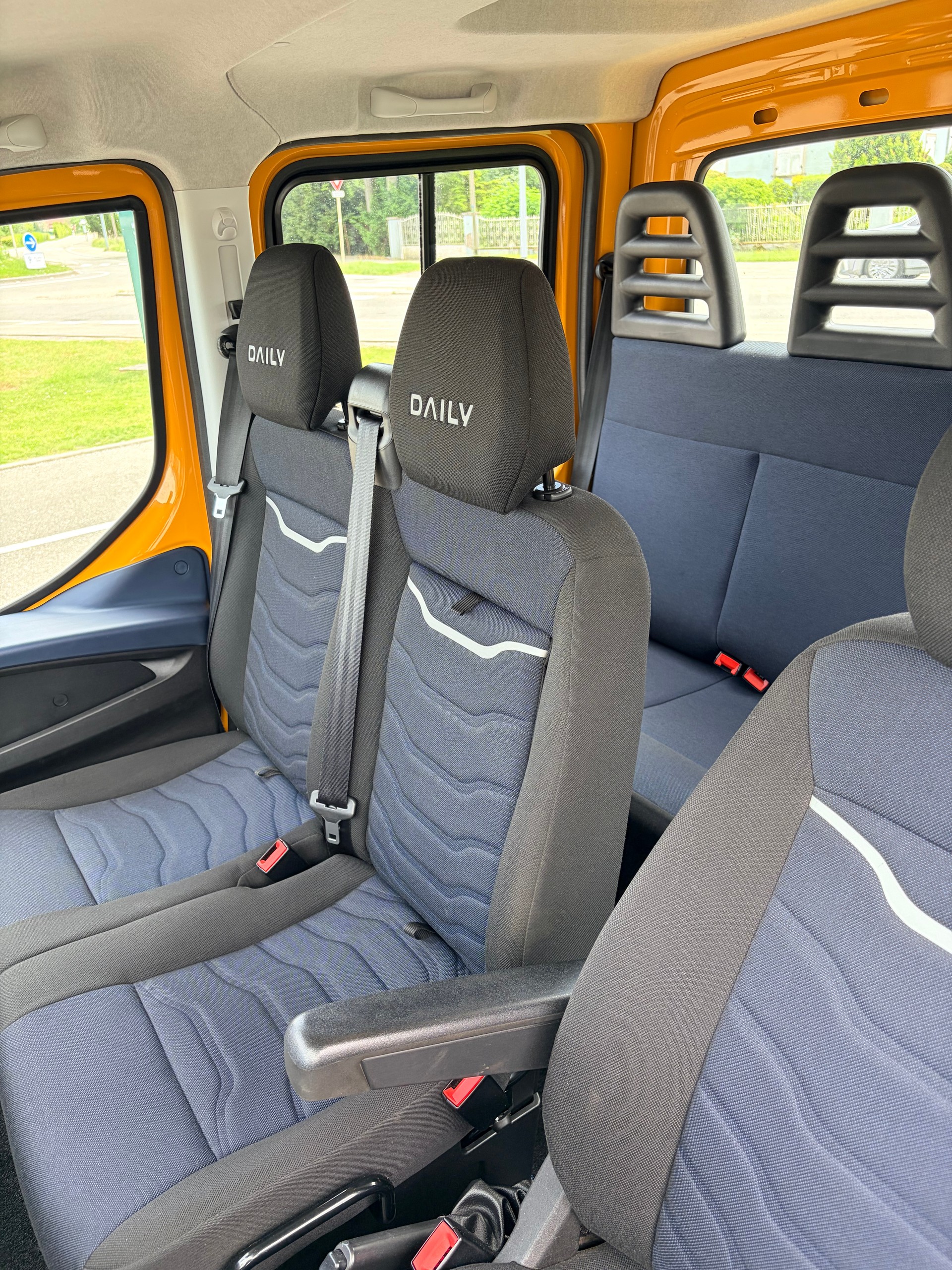 IVECO 70 C 18-image-8