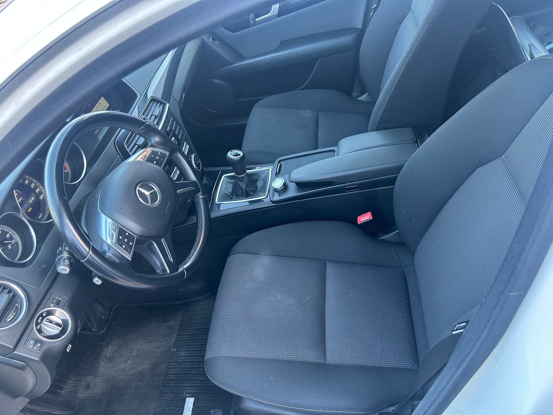 MERCEDES-BENZ C 200 CDI Elégance-image-7