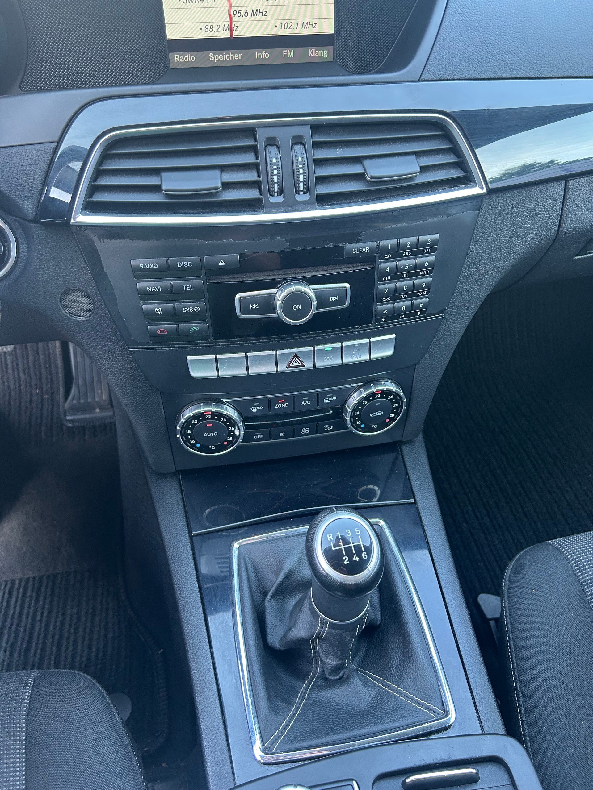 MERCEDES-BENZ C 200 CDI Elégance-image-8