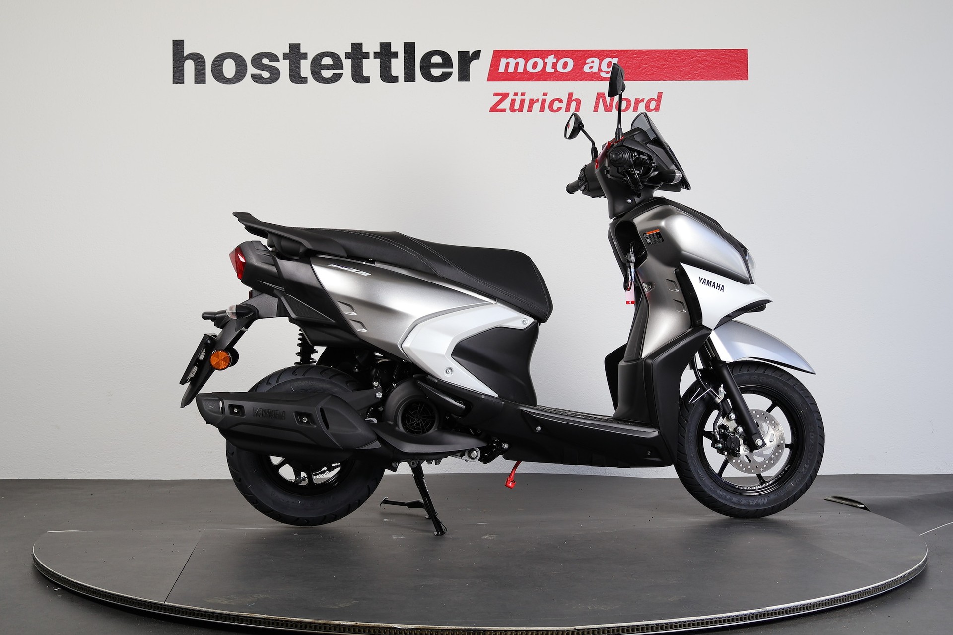 YAMAHA RayZR-showroom-element-1