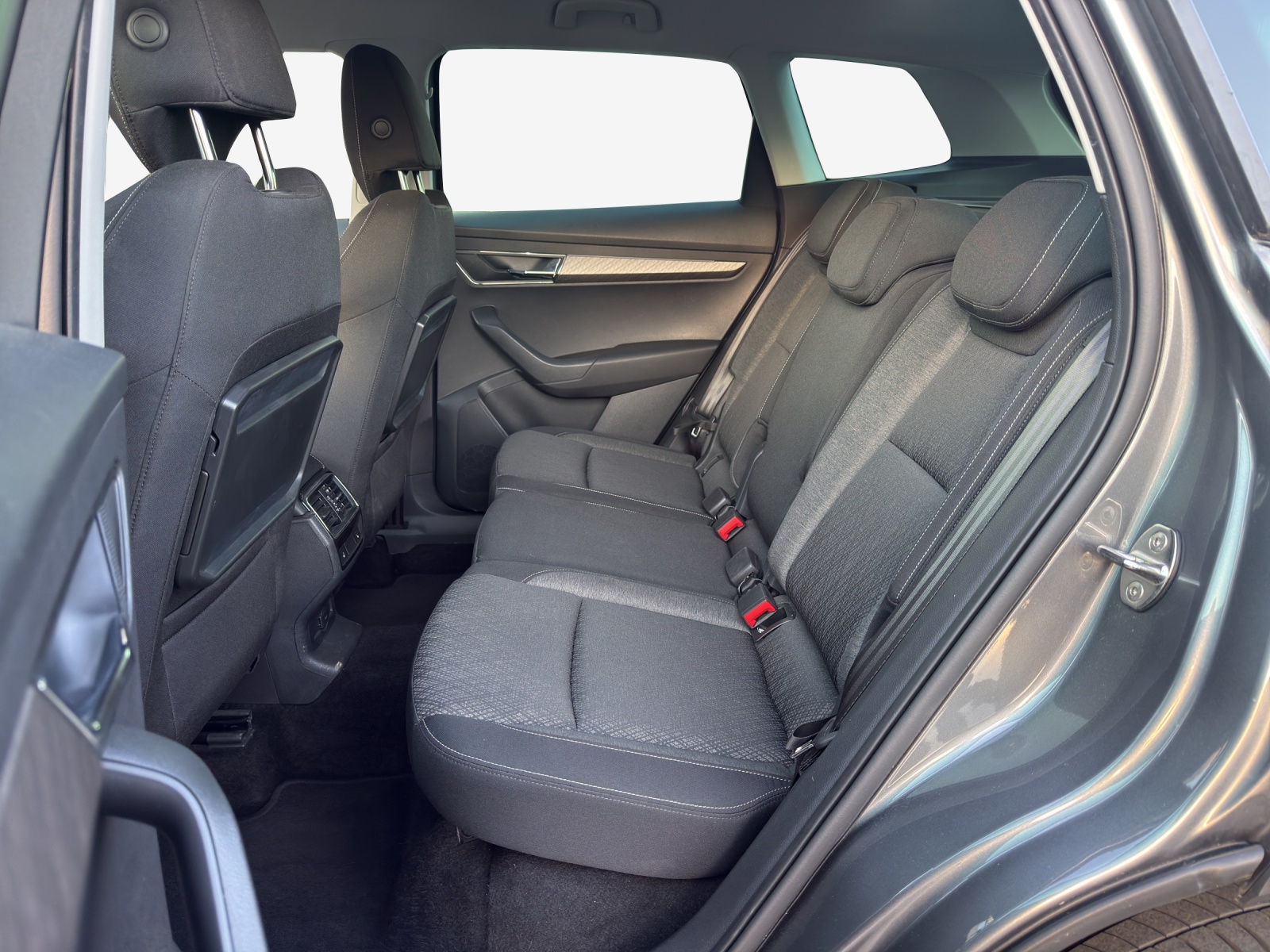 SKODA Karoq 1.5 TSI Style DSG-image-11