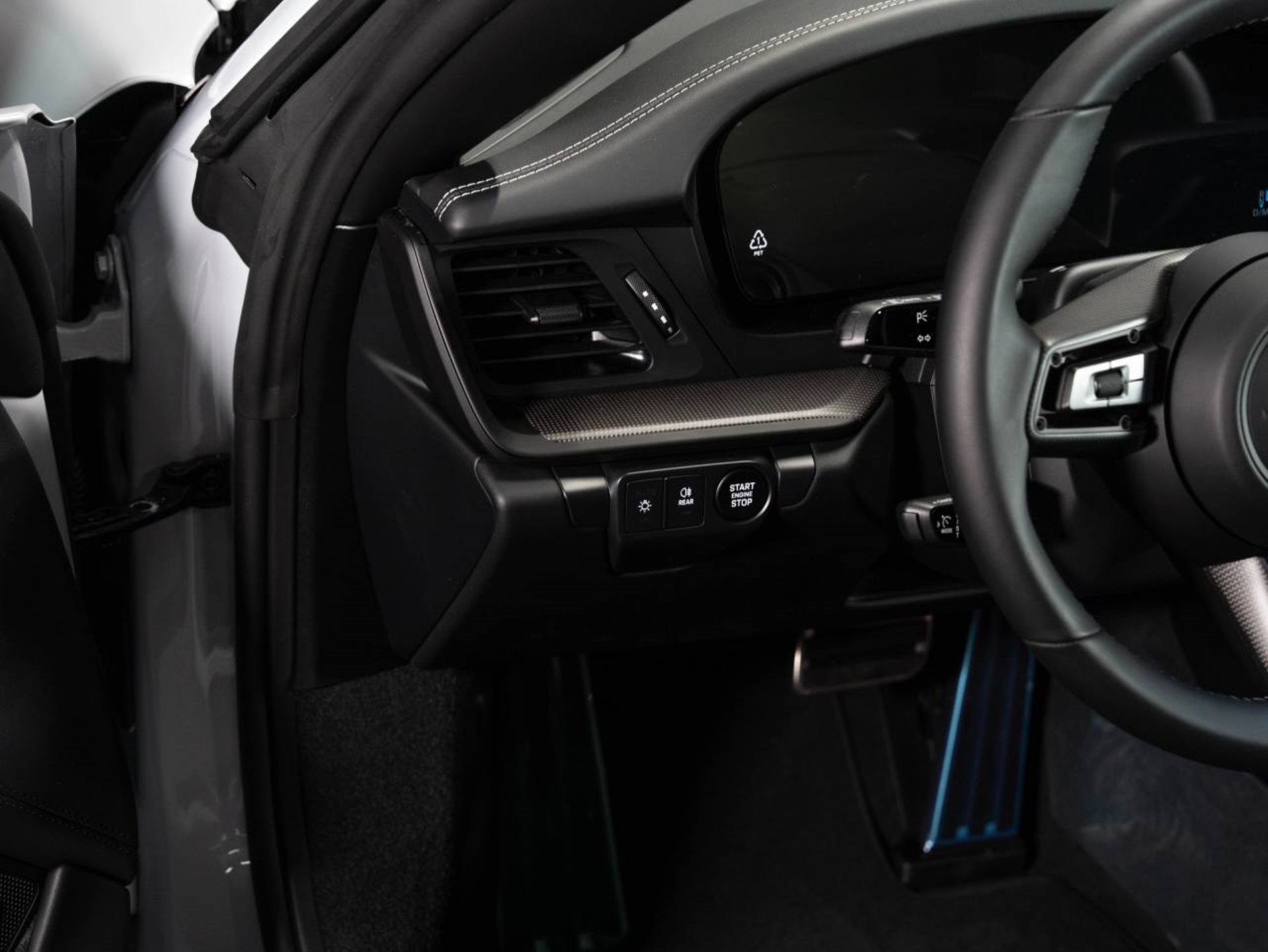 PORSCHE 911 Targa 4 GTS-image-19