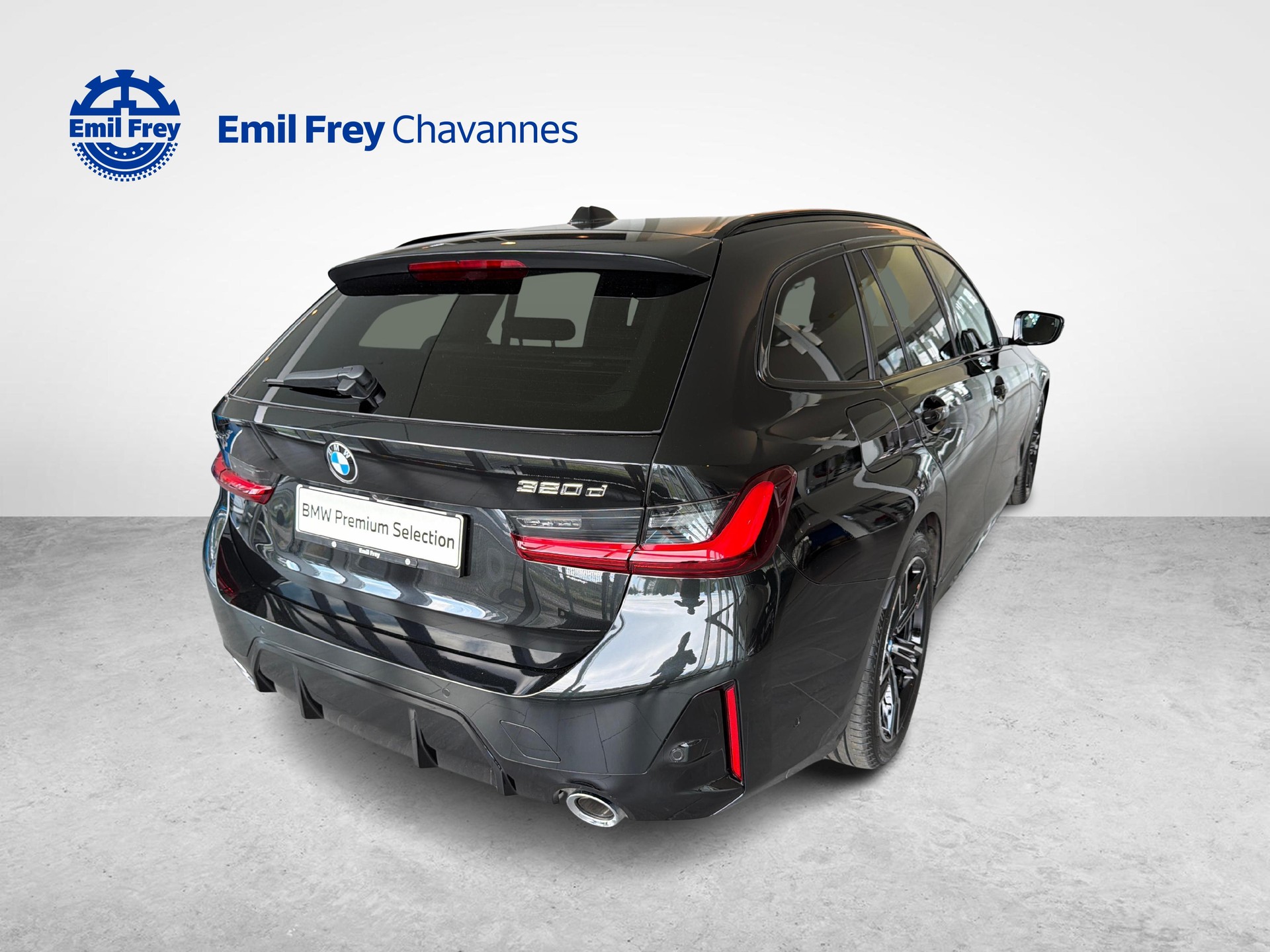 BMW 320d xDrive SAG Touring-showroom-element-3