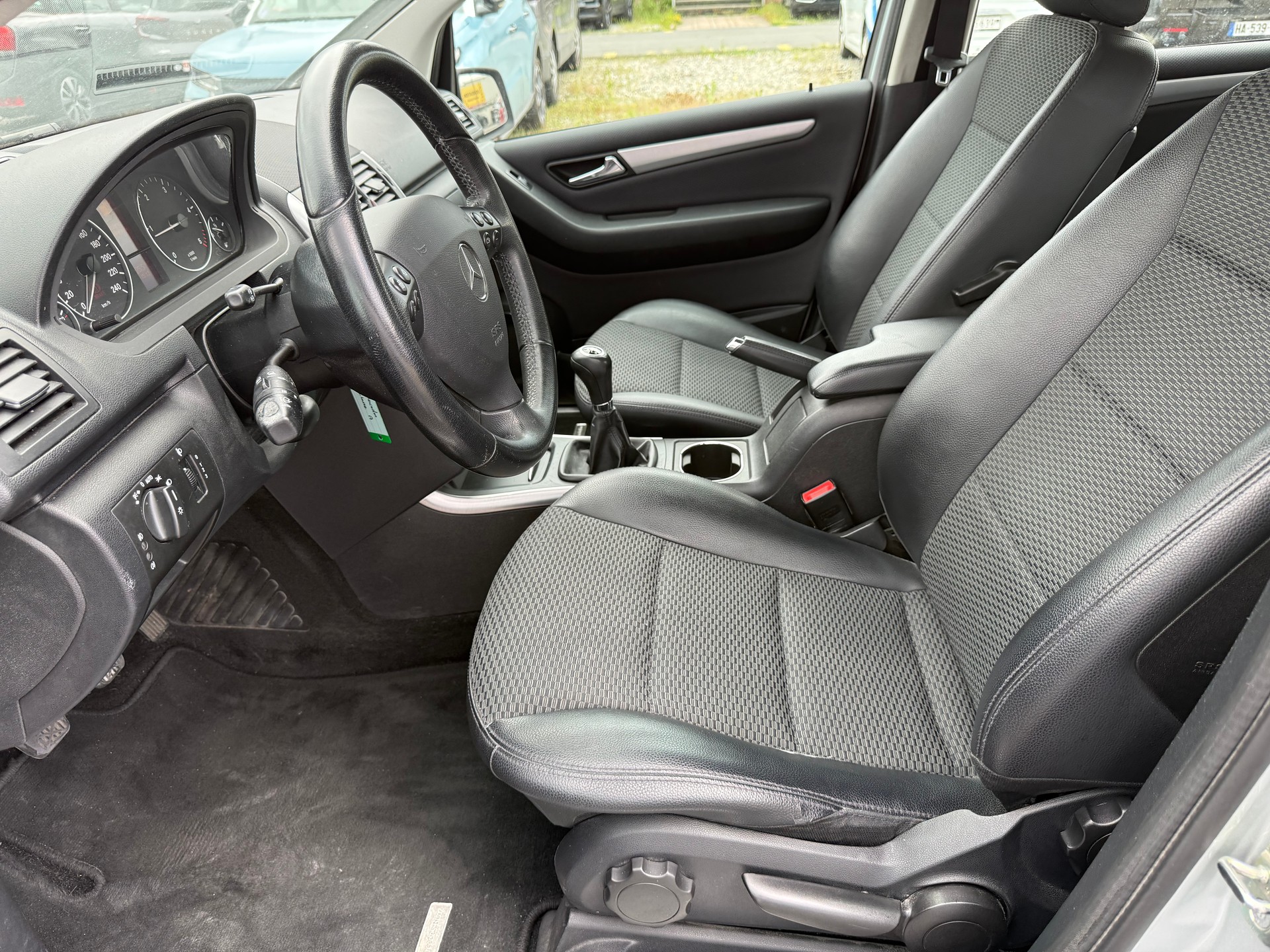 MERCEDES-BENZ A 180 (170) BlueEfficiency Avantgarde Selection-image-8