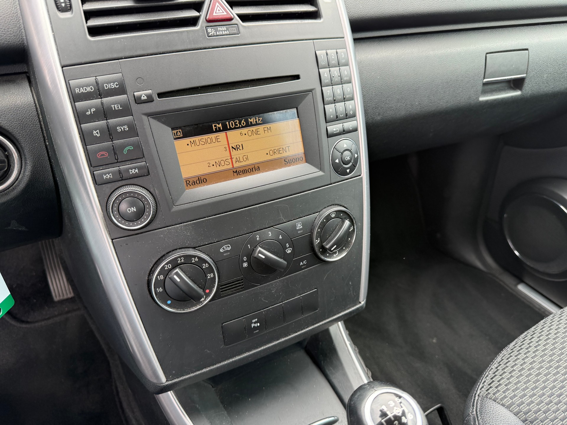MERCEDES-BENZ A 180 (170) BlueEfficiency Avantgarde Selection-image-9