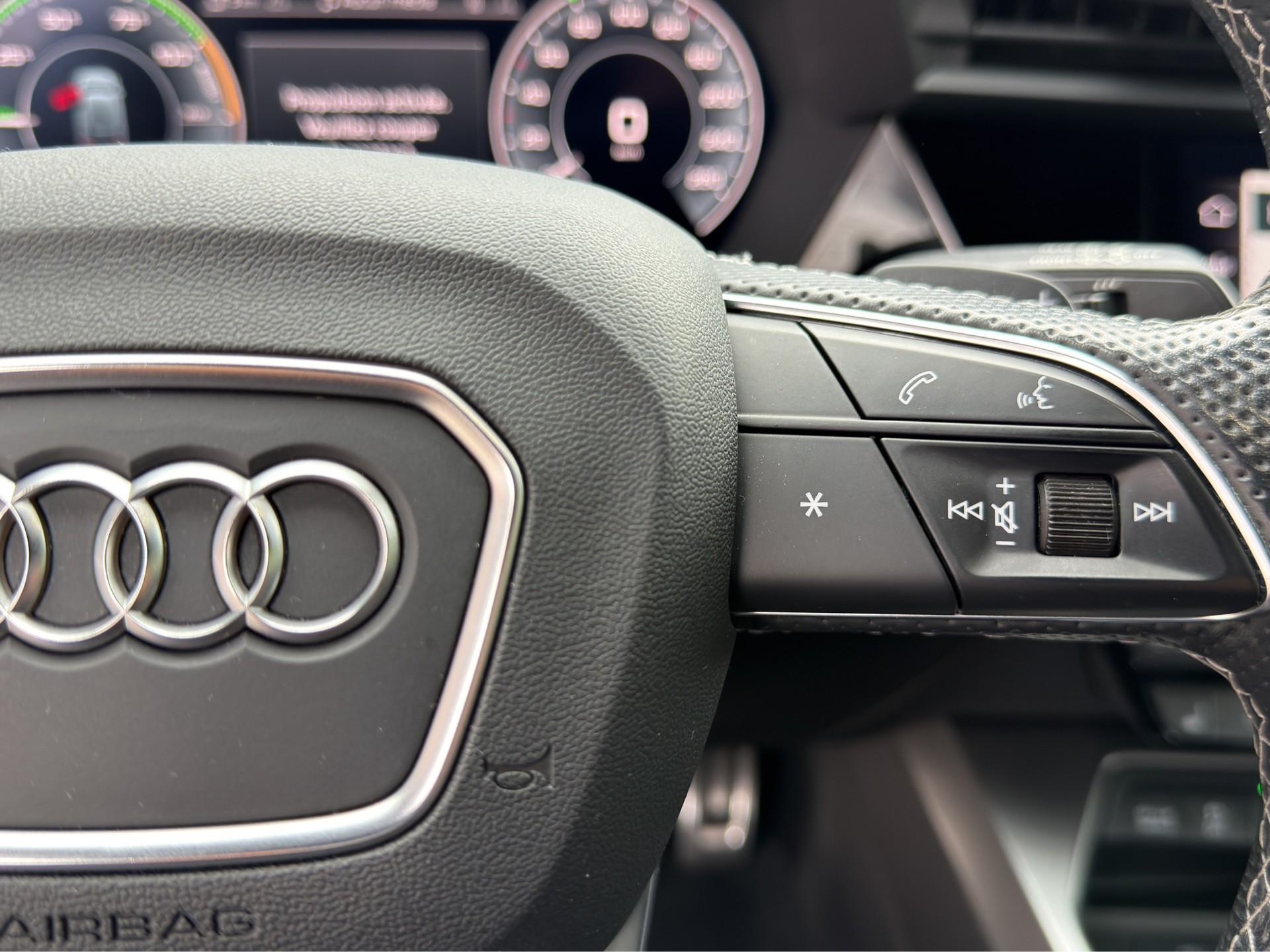 AUDI A3 Sportback 40 TFSI e S-tronic-image-14