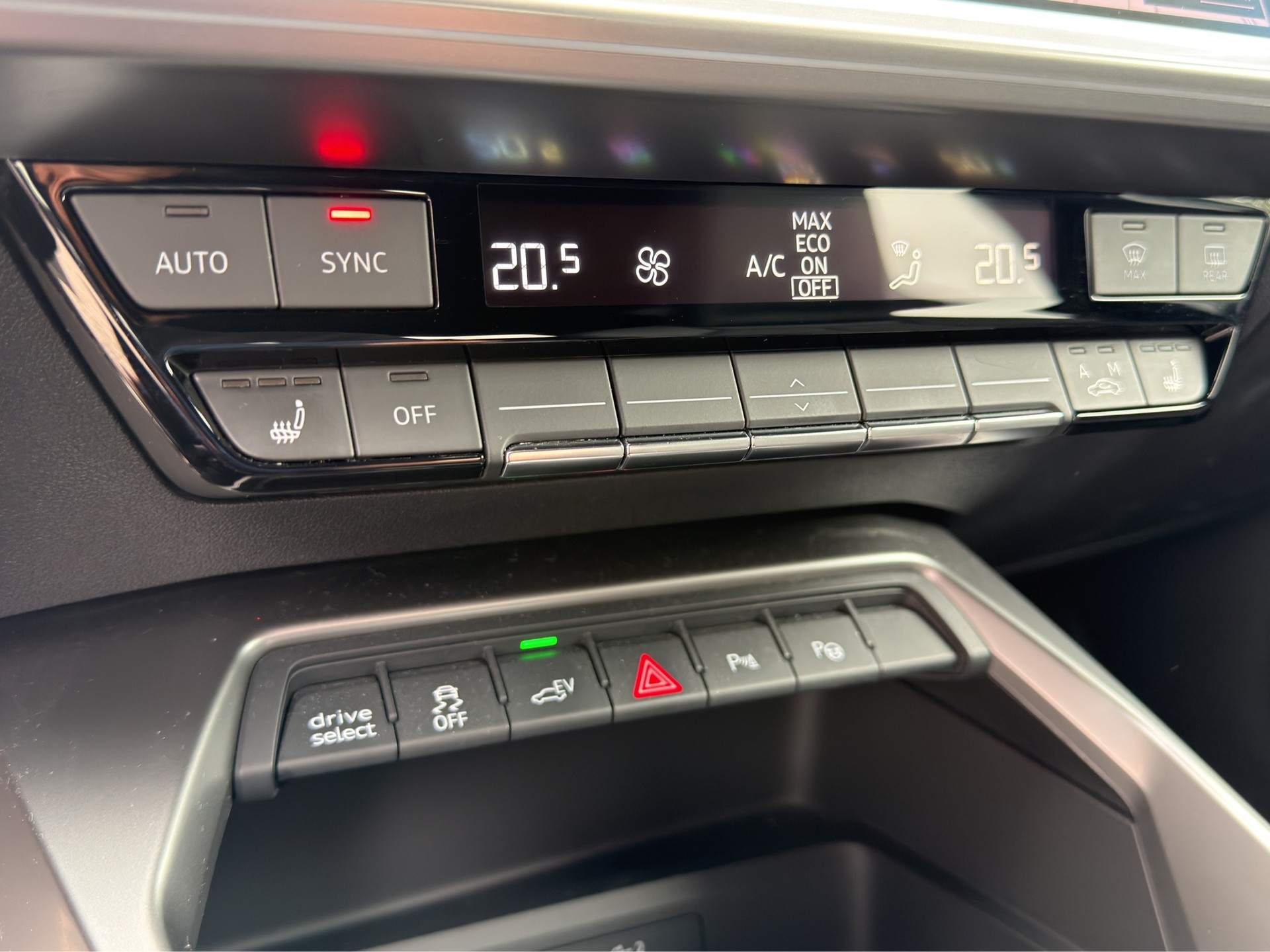 AUDI A3 Sportback 40 TFSI e S-tronic-image-18
