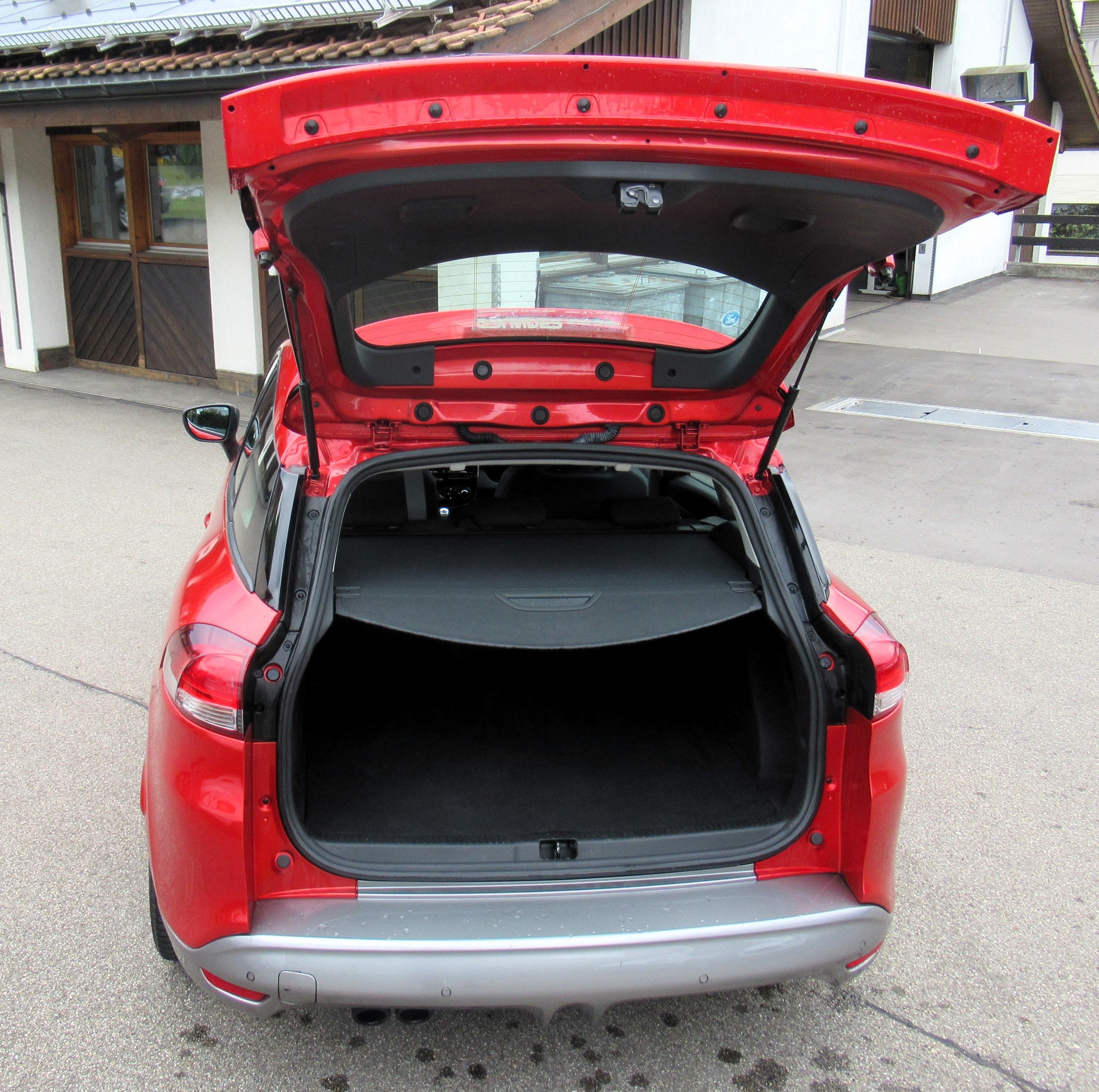 RENAULT Clio Grandtour 1.2 16V T GT EDC-image-4
