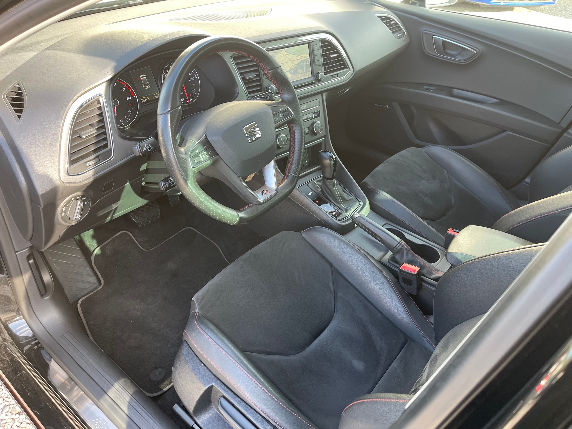 SEAT Leon 1.4 TSI Swiss FR-image-12