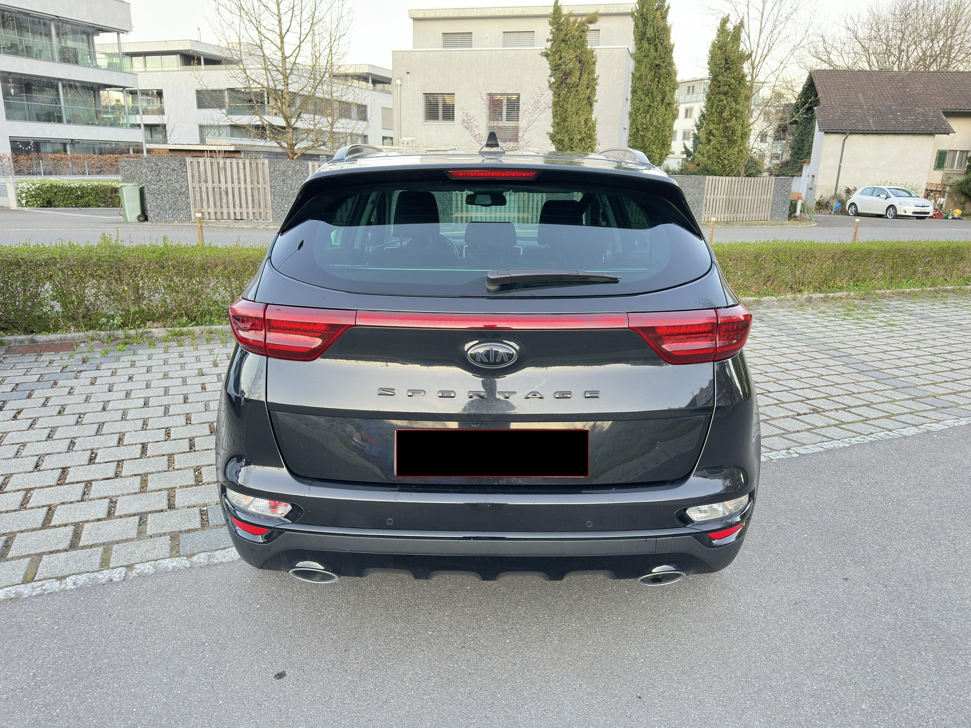 KIA 1.6 GDI AWD Black Edition-image-2