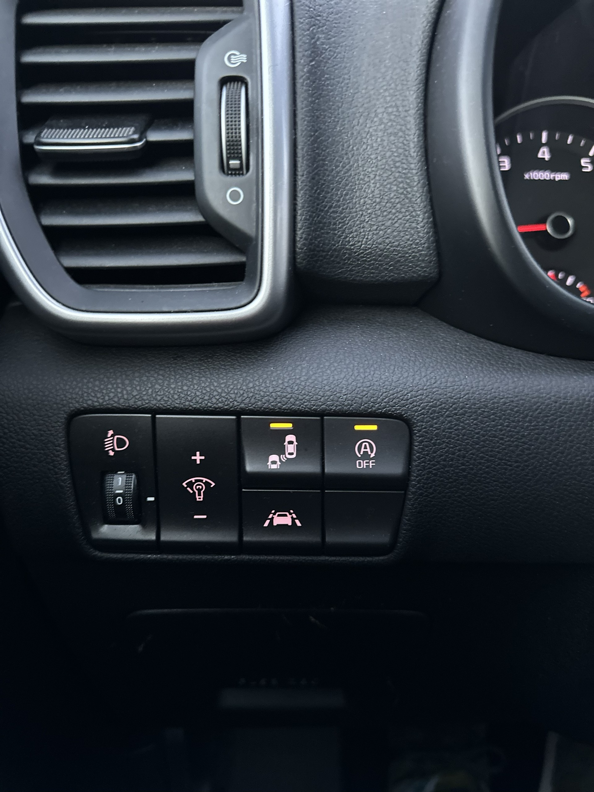 KIA 1.6 GDI AWD Black Edition-image-5